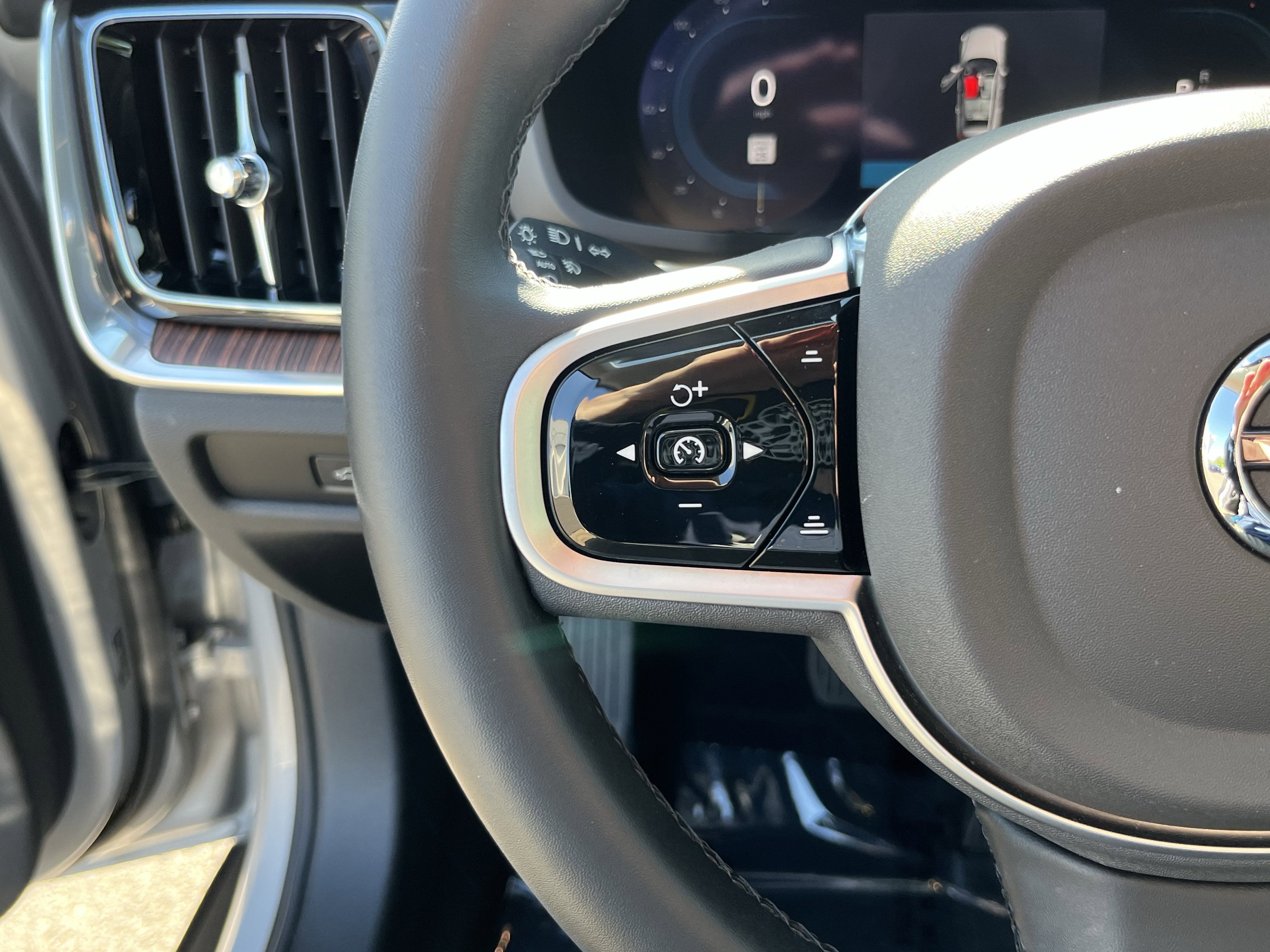 2025 Volvo V60 Cross Country Plus