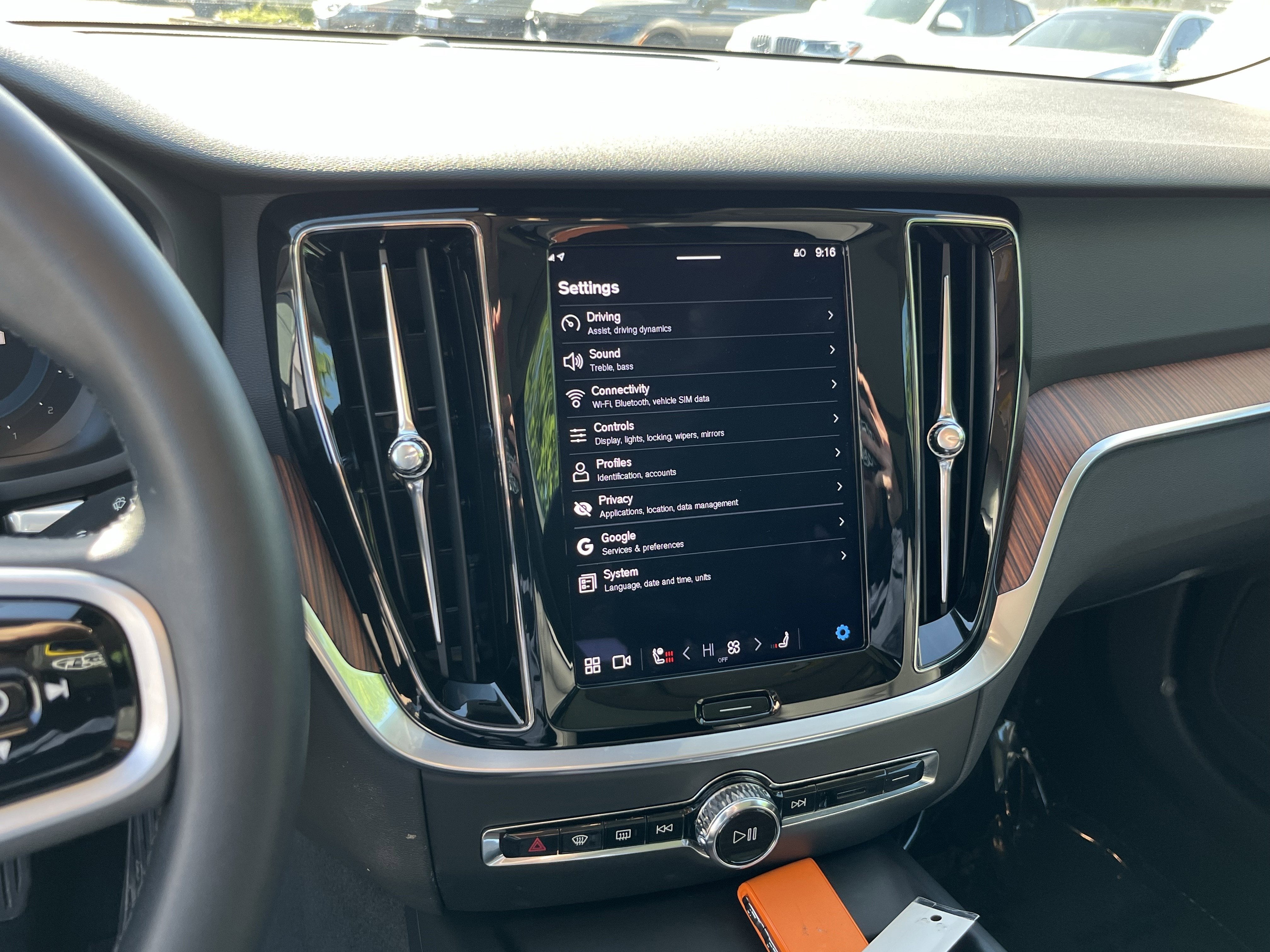 2025 Volvo V60 Cross Country Plus