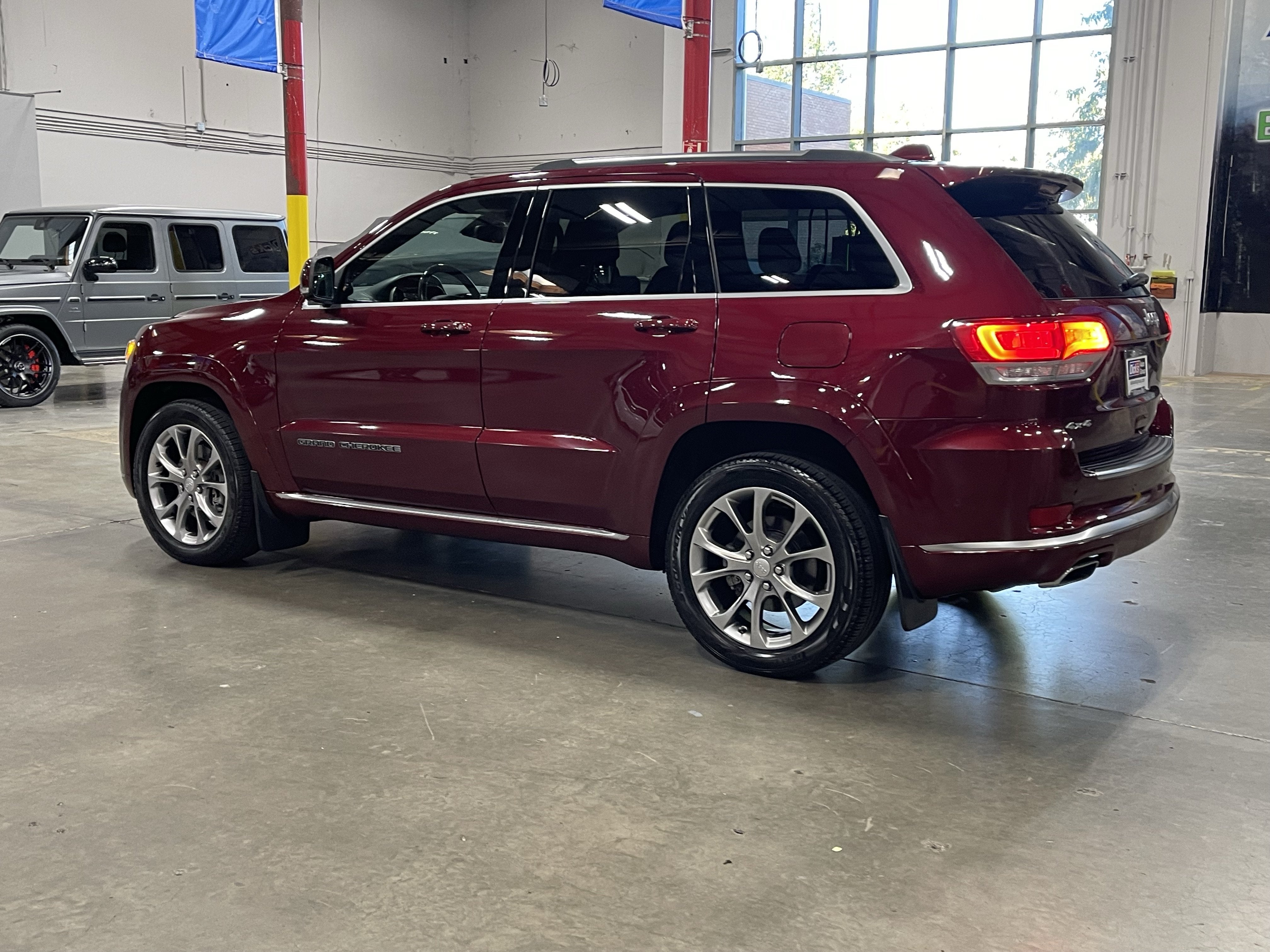 2021 Jeep Grand Cherokee Summit
