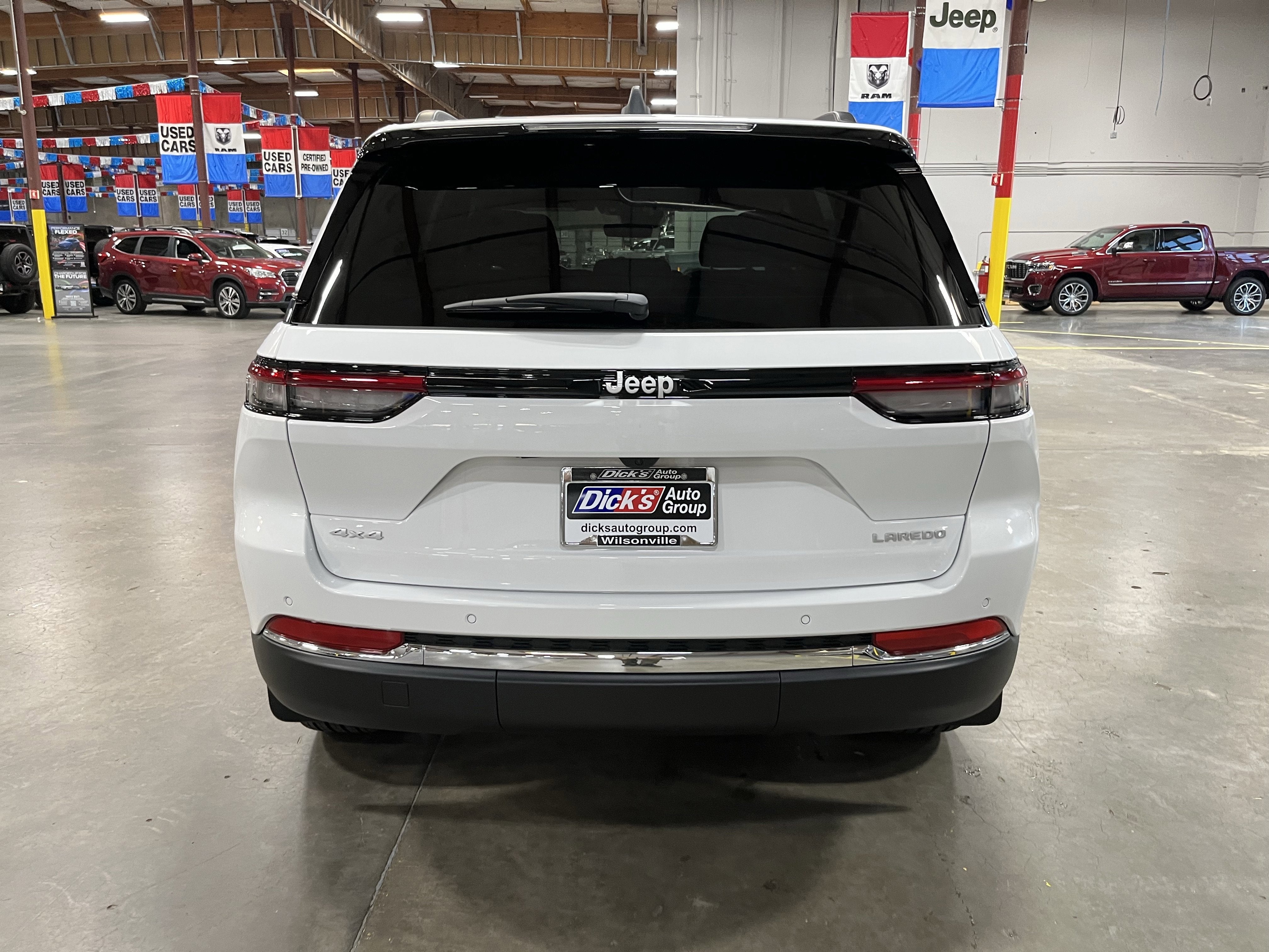 2025 Jeep Grand Cherokee Laredo