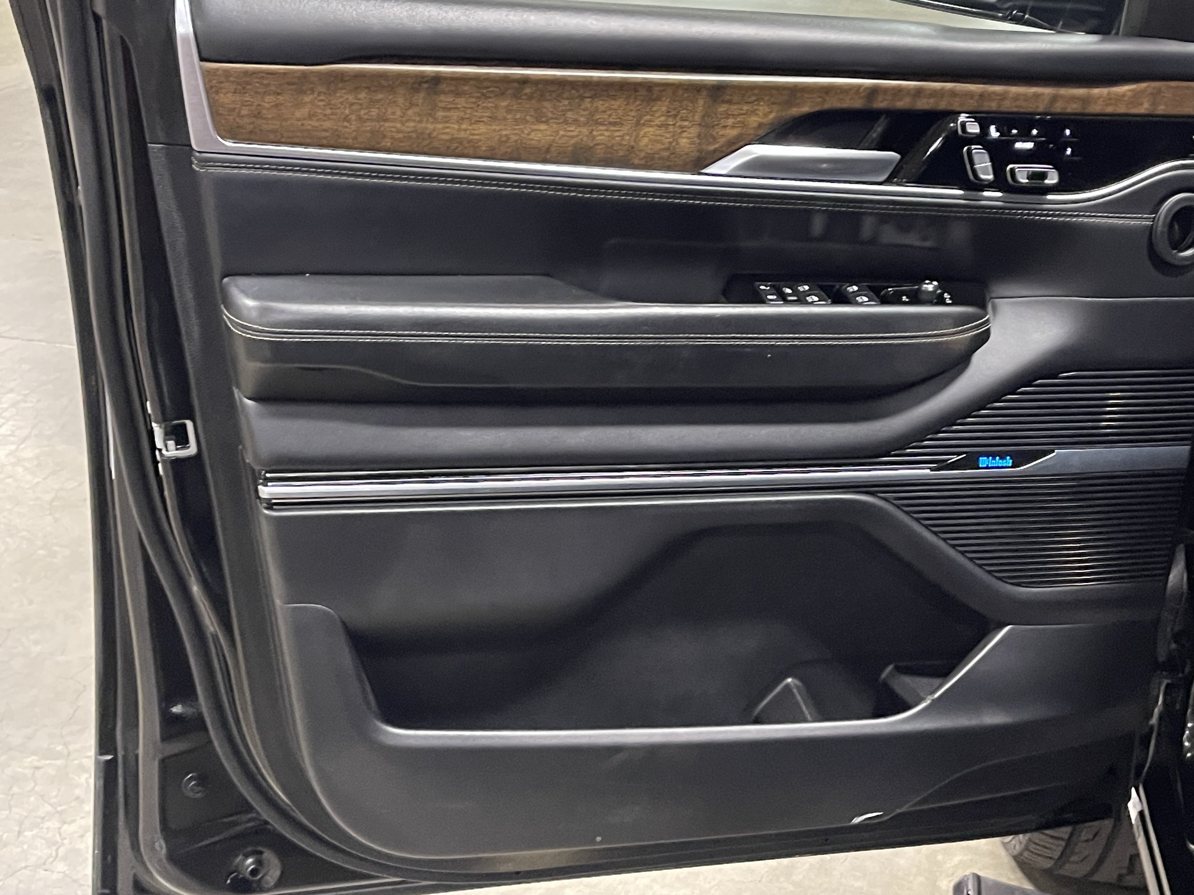 2023 Jeep Grand Wagoneer Series II
