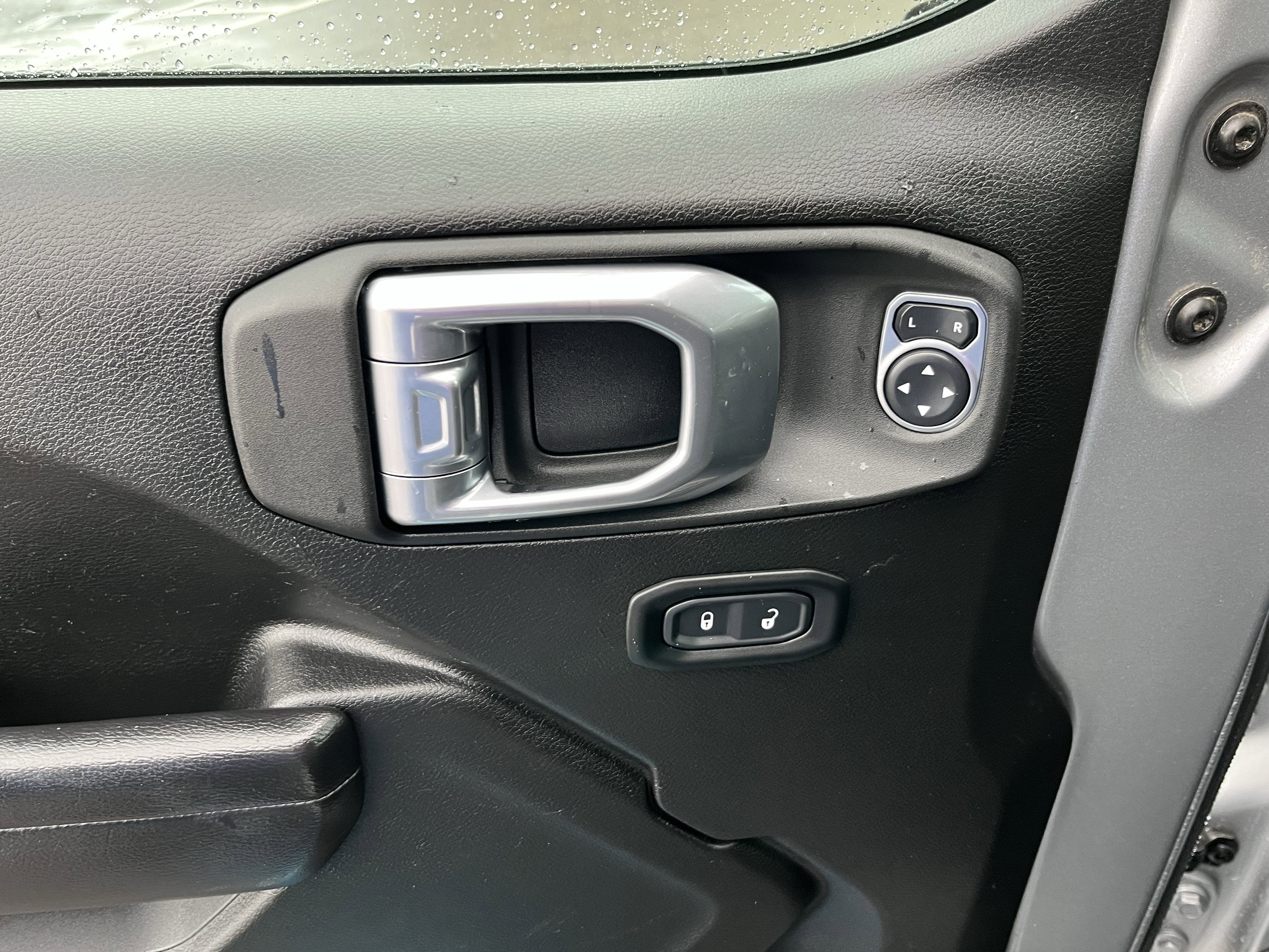 2021 Jeep Gladiator Willys