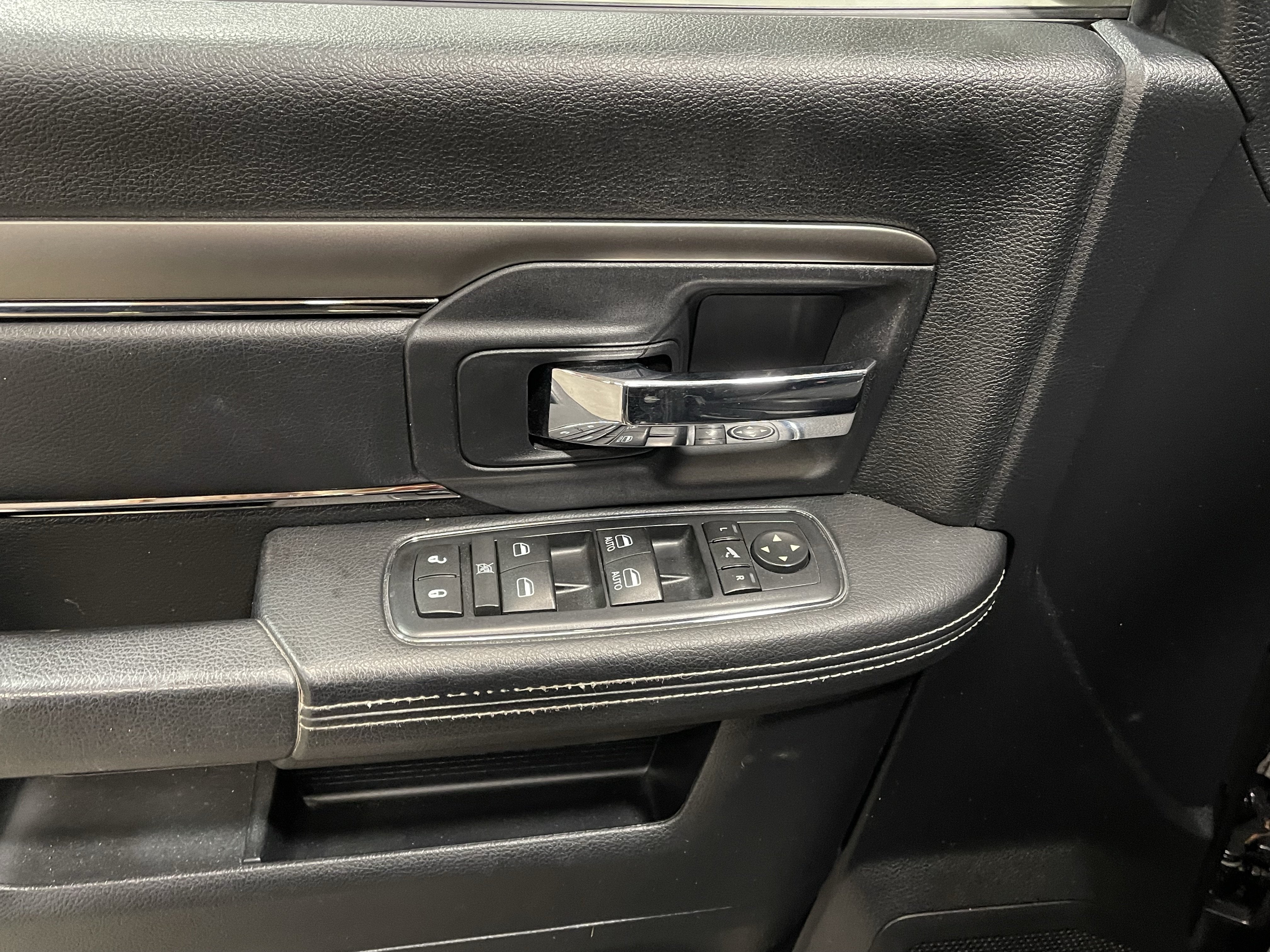 2016 RAM 1500 Sport