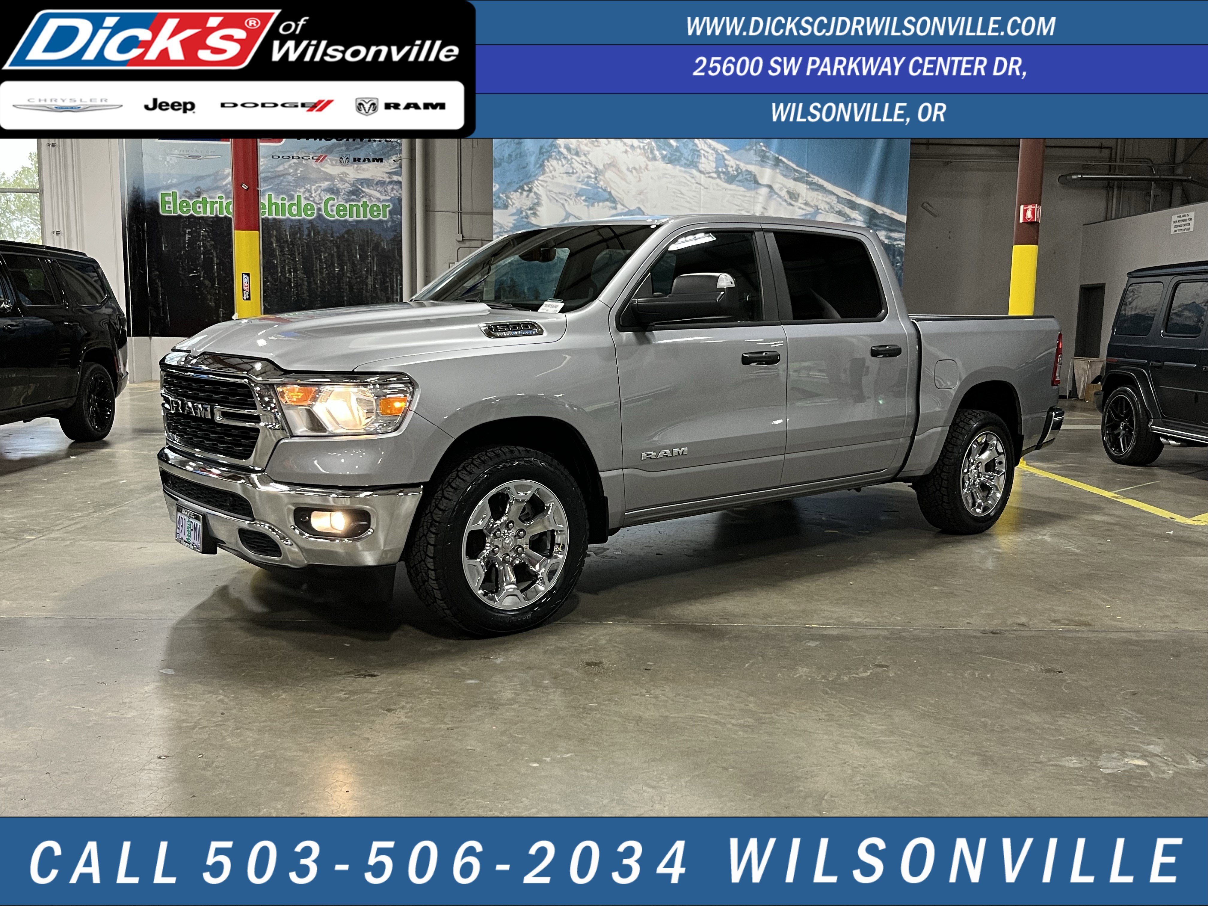 2023 RAM 1500 Big Horn/Lone Star 4x4 Crew Cab 5'7's photo