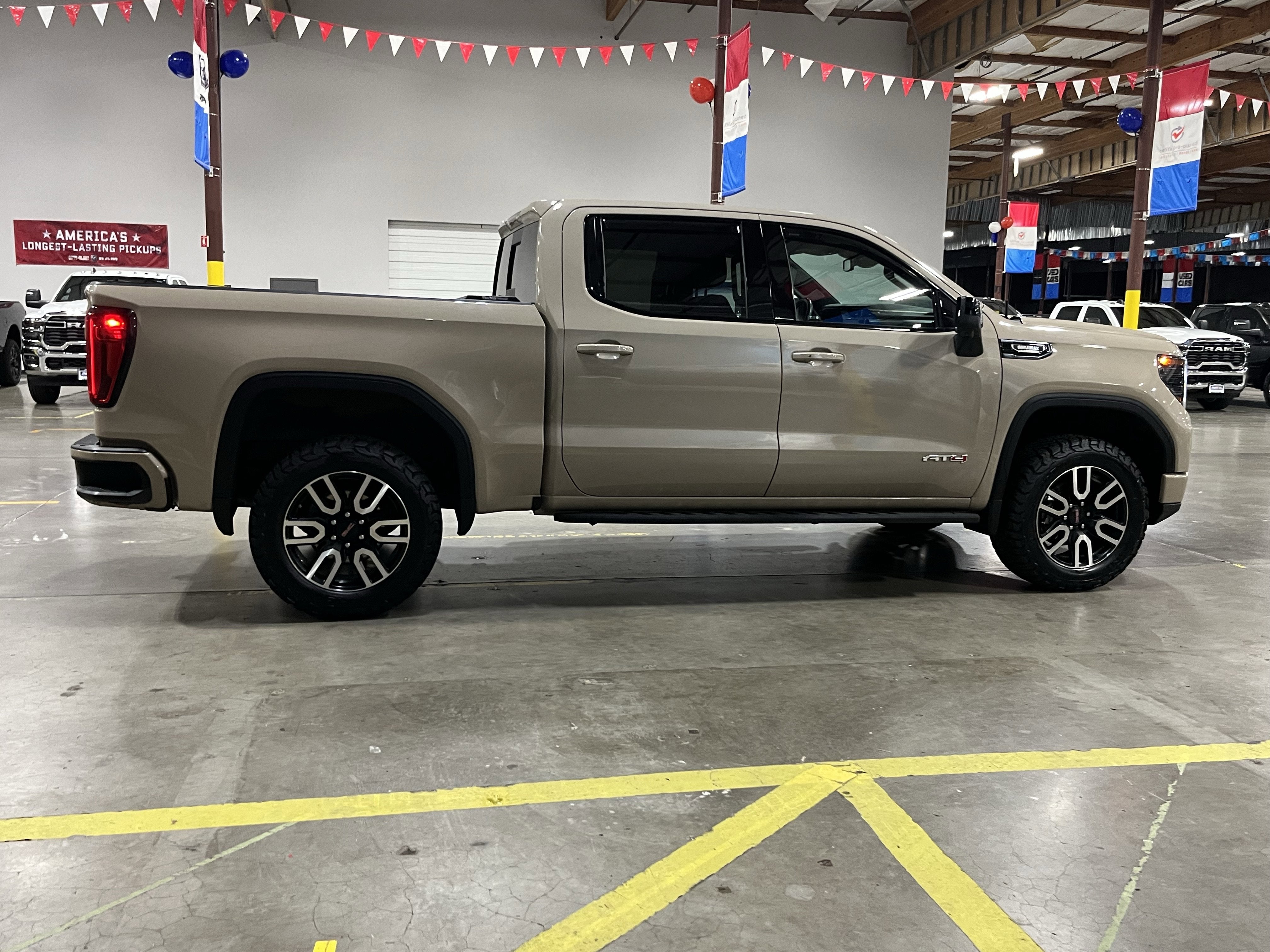 2023 GMC Sierra 1500 AT4