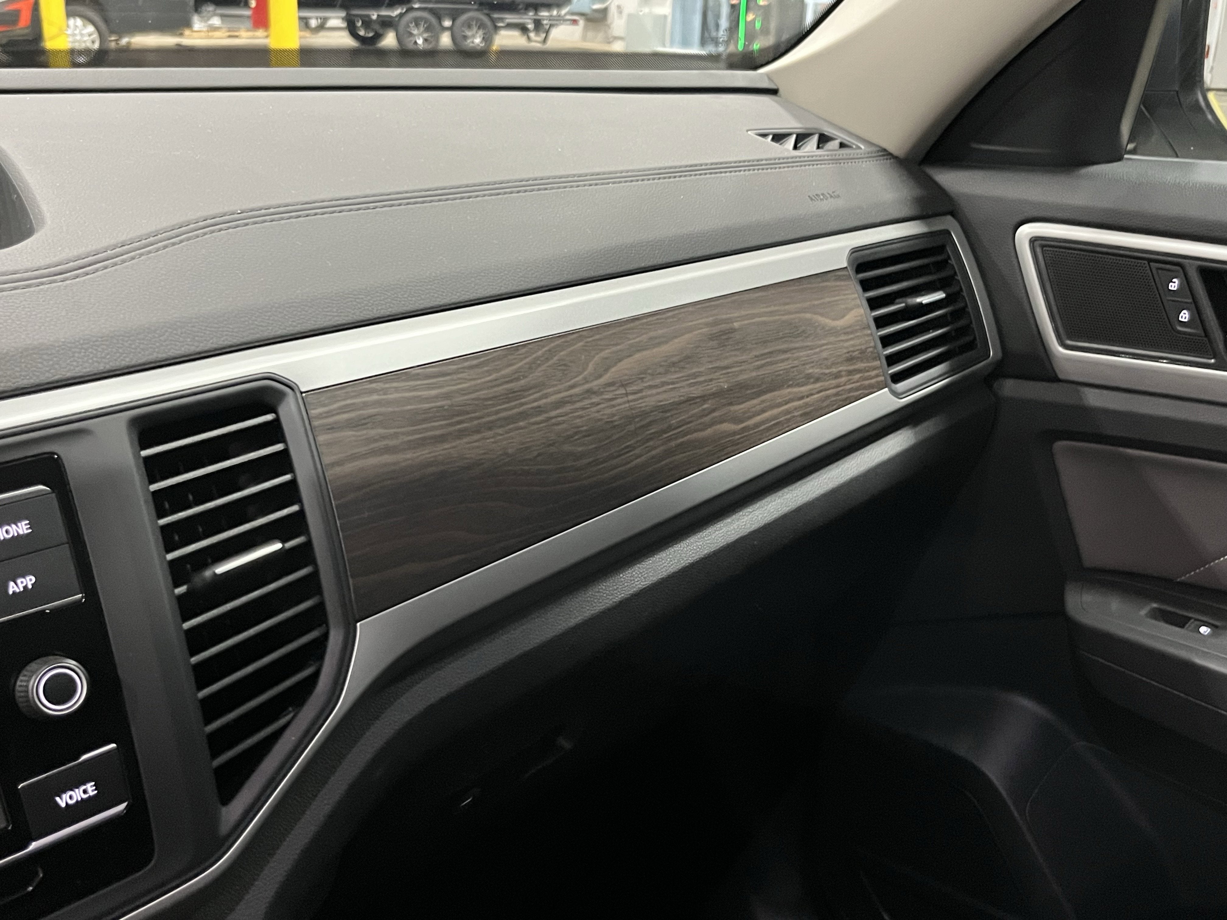 2023 Volkswagen Atlas 2.0T SE