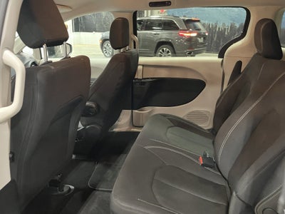2020 Chrysler Voyager L