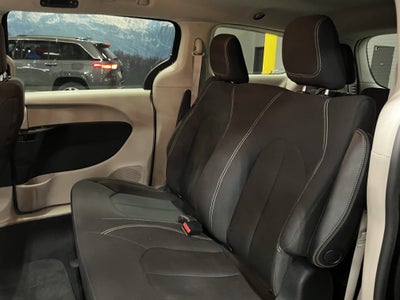 2020 Chrysler Voyager L