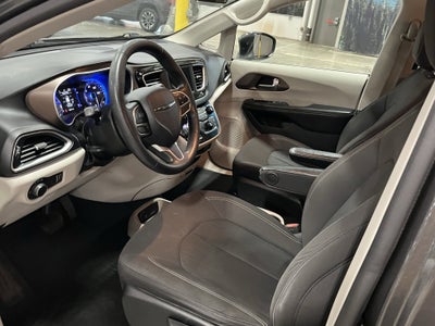 2020 Chrysler Voyager L