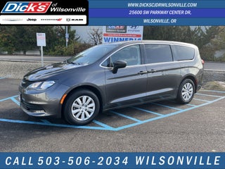 2020 Chrysler Voyager L