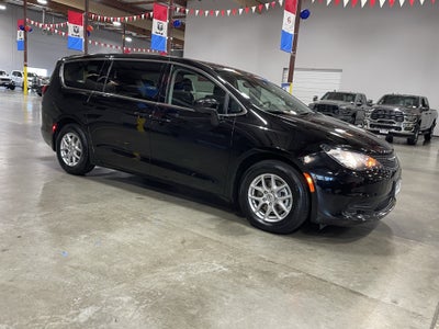 2024 Chrysler Voyager LX