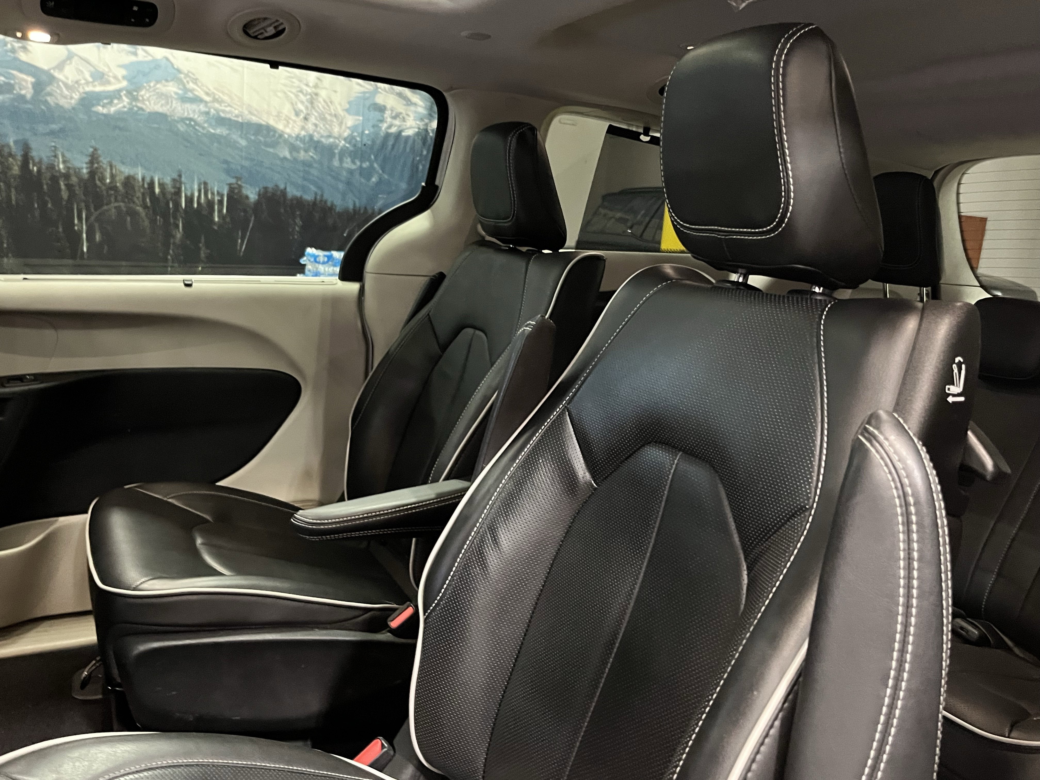 2022 Chrysler Pacifica Hybrid Limited