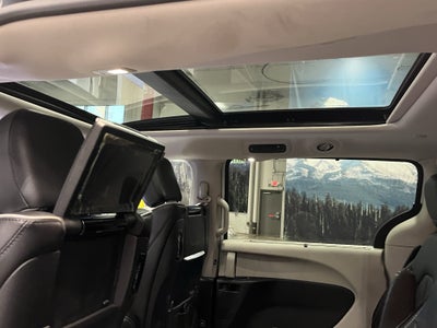 2022 Chrysler Pacifica Hybrid Limited