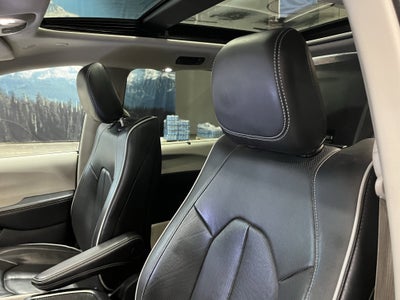 2022 Chrysler Pacifica Hybrid Limited