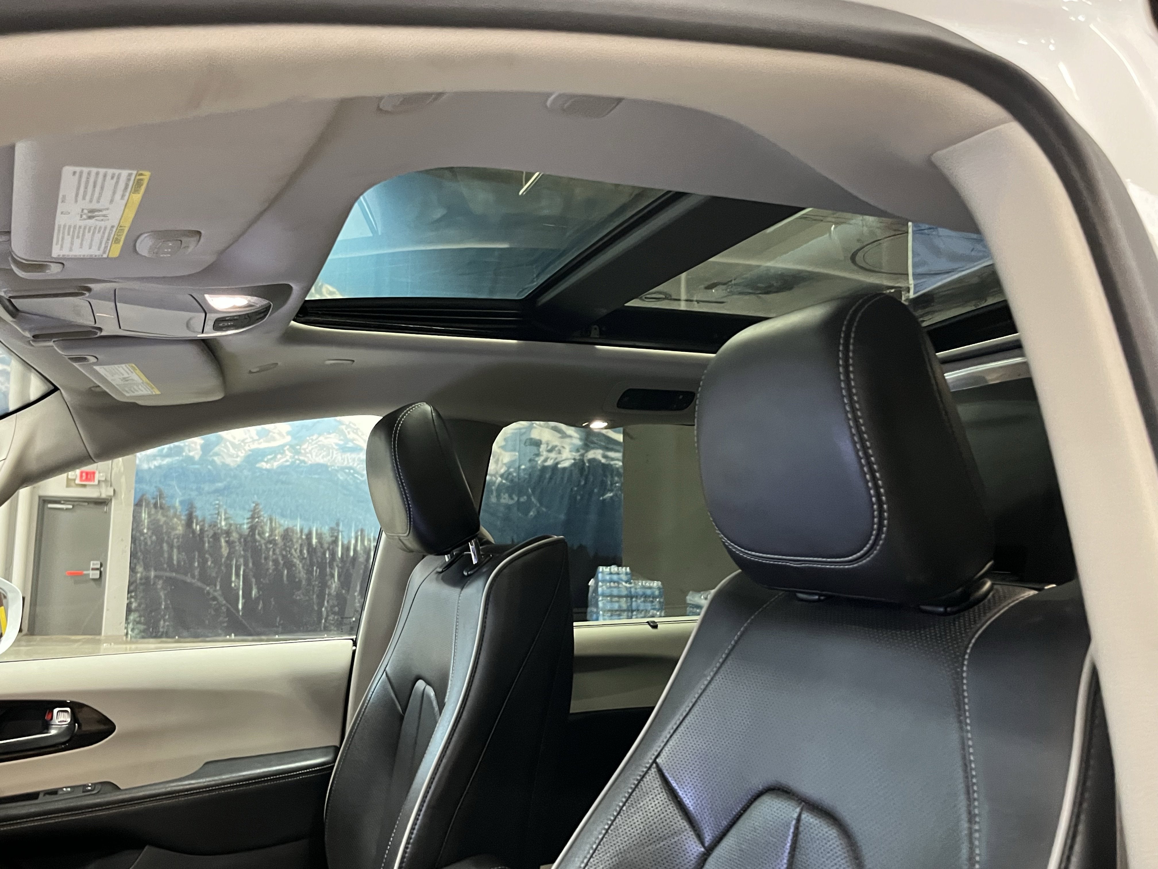 2022 Chrysler Pacifica Hybrid Limited