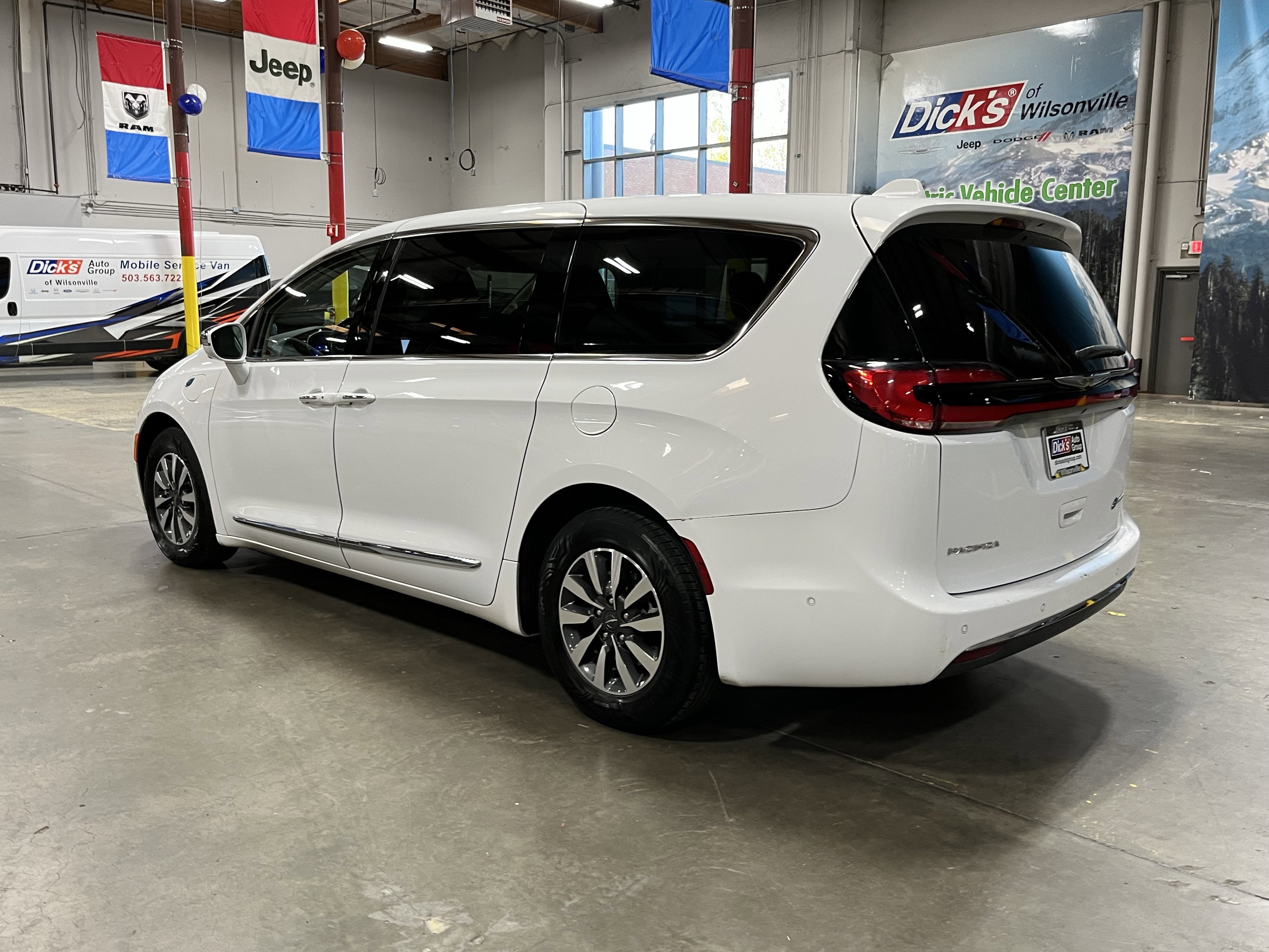 2022 Chrysler Pacifica Hybrid Limited