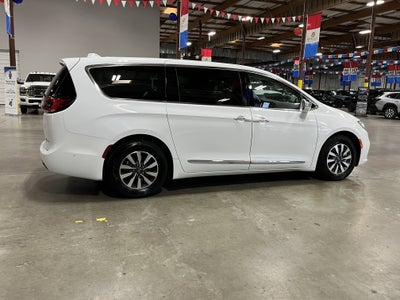 2022 Chrysler Pacifica Hybrid Limited