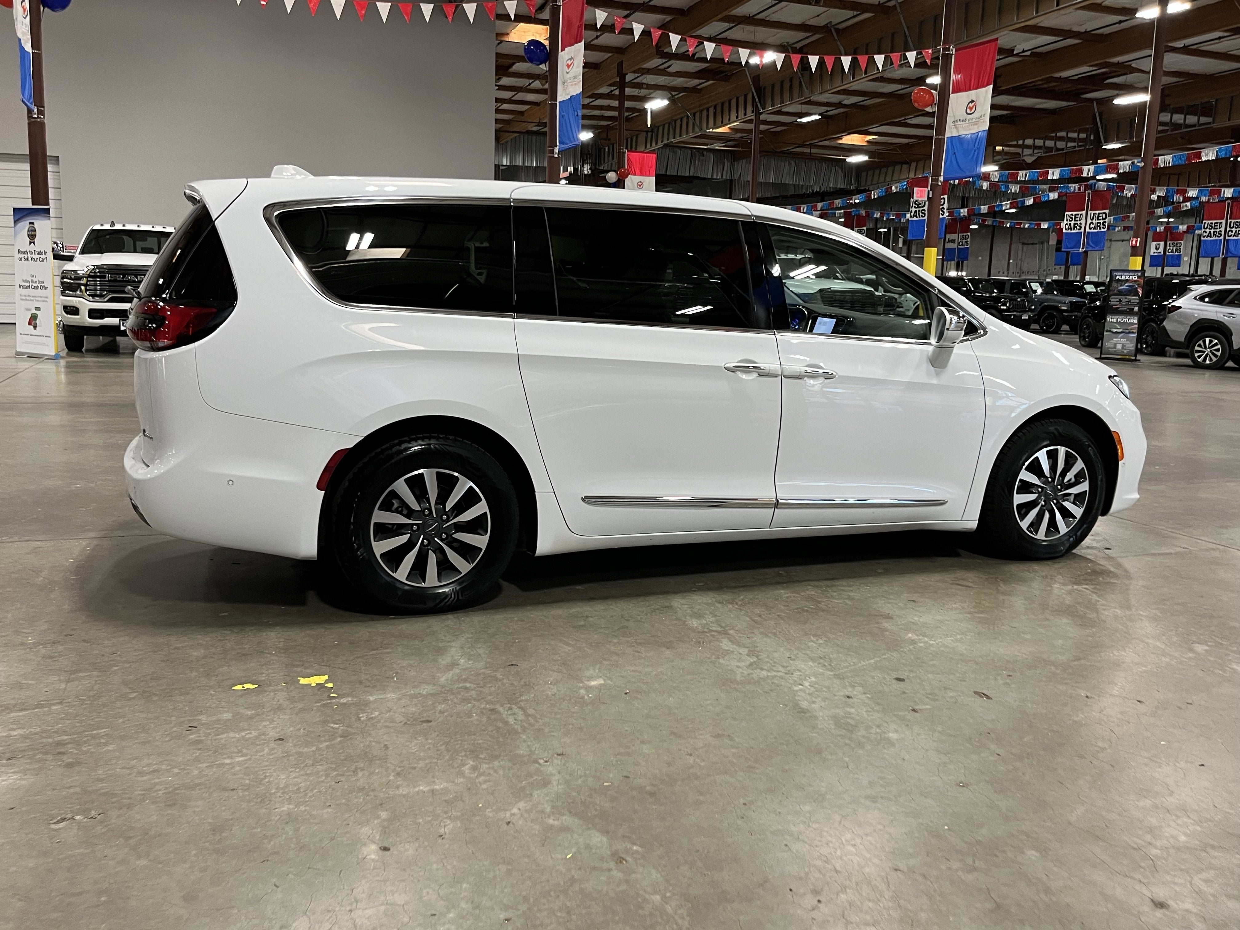 2022 Chrysler Pacifica Hybrid Limited