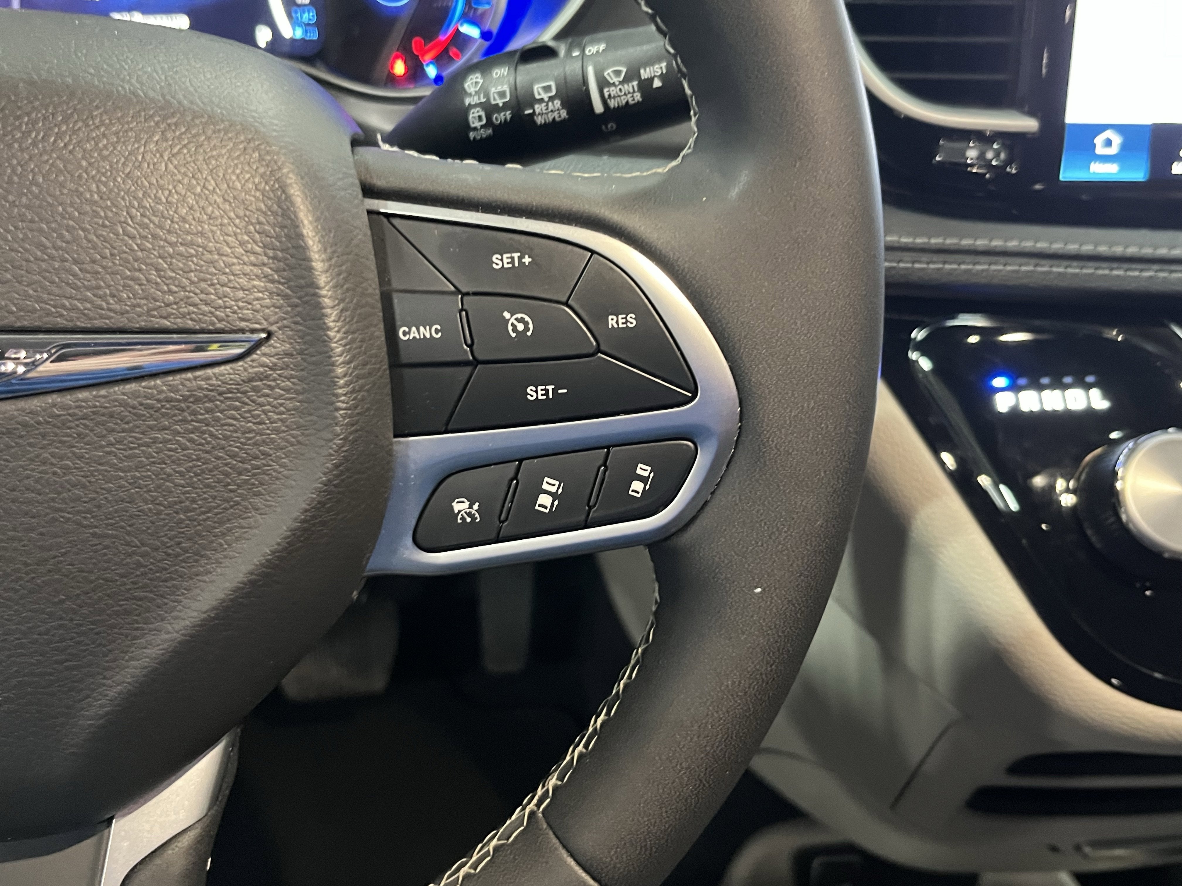 2024 Chrysler Pacifica Hybrid Select