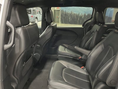 2024 Chrysler Pacifica Hybrid Select