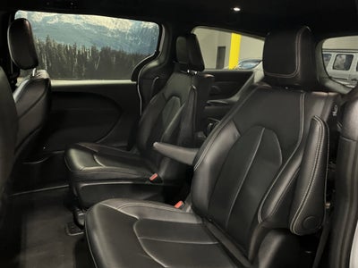 2024 Chrysler Pacifica Hybrid Select