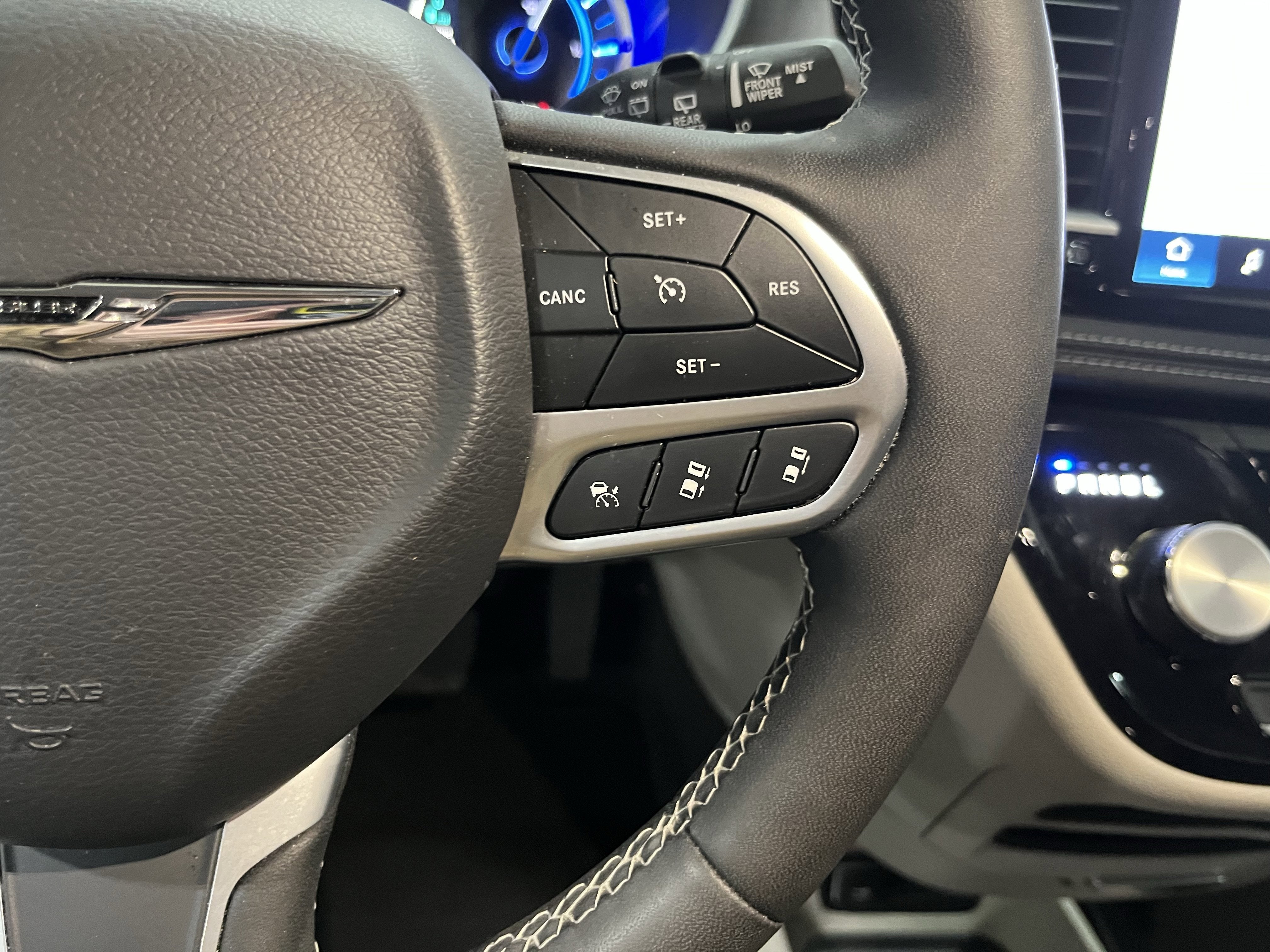 2024 Chrysler Pacifica Hybrid Select