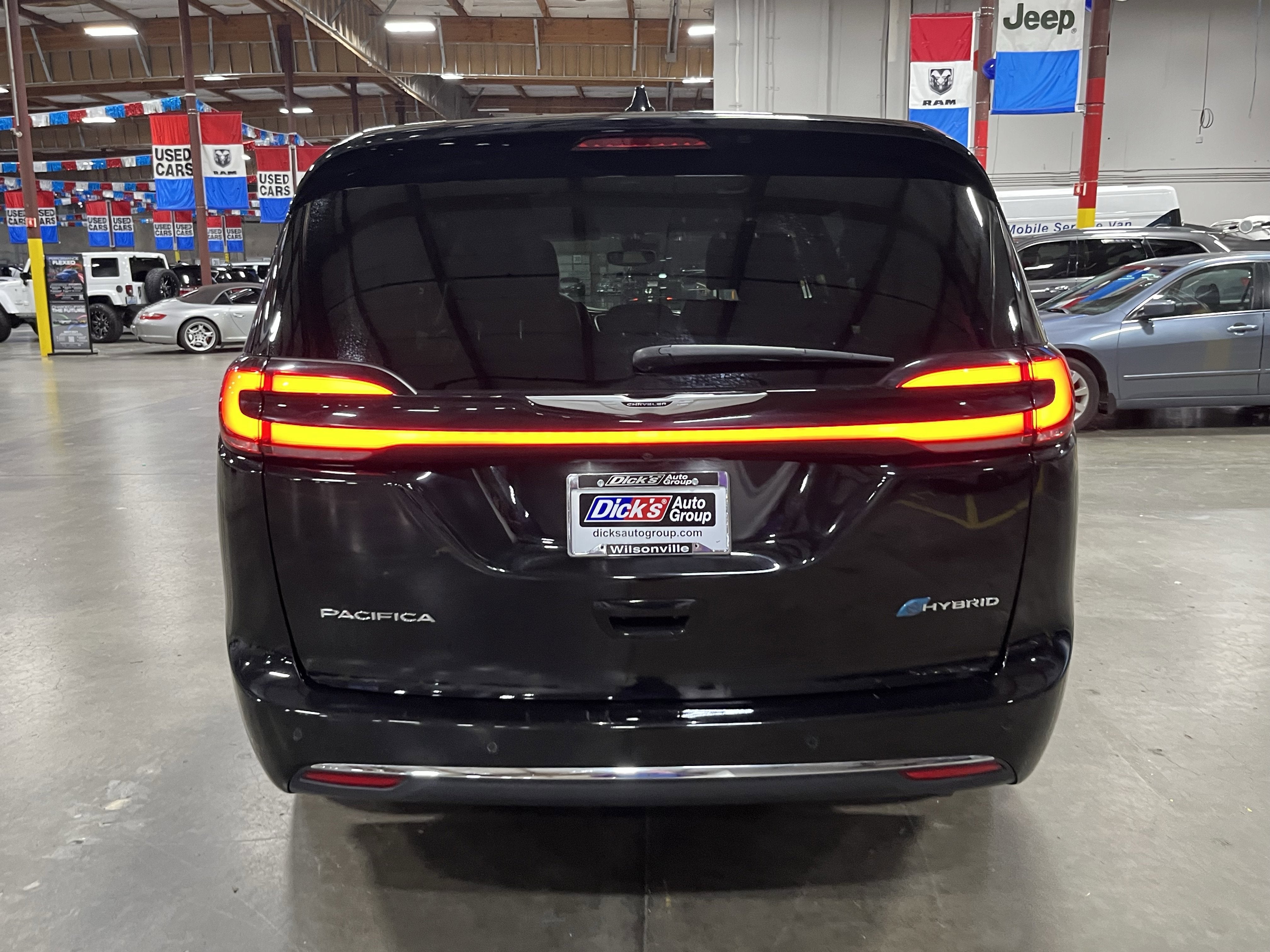 2024 Chrysler Pacifica Hybrid Select