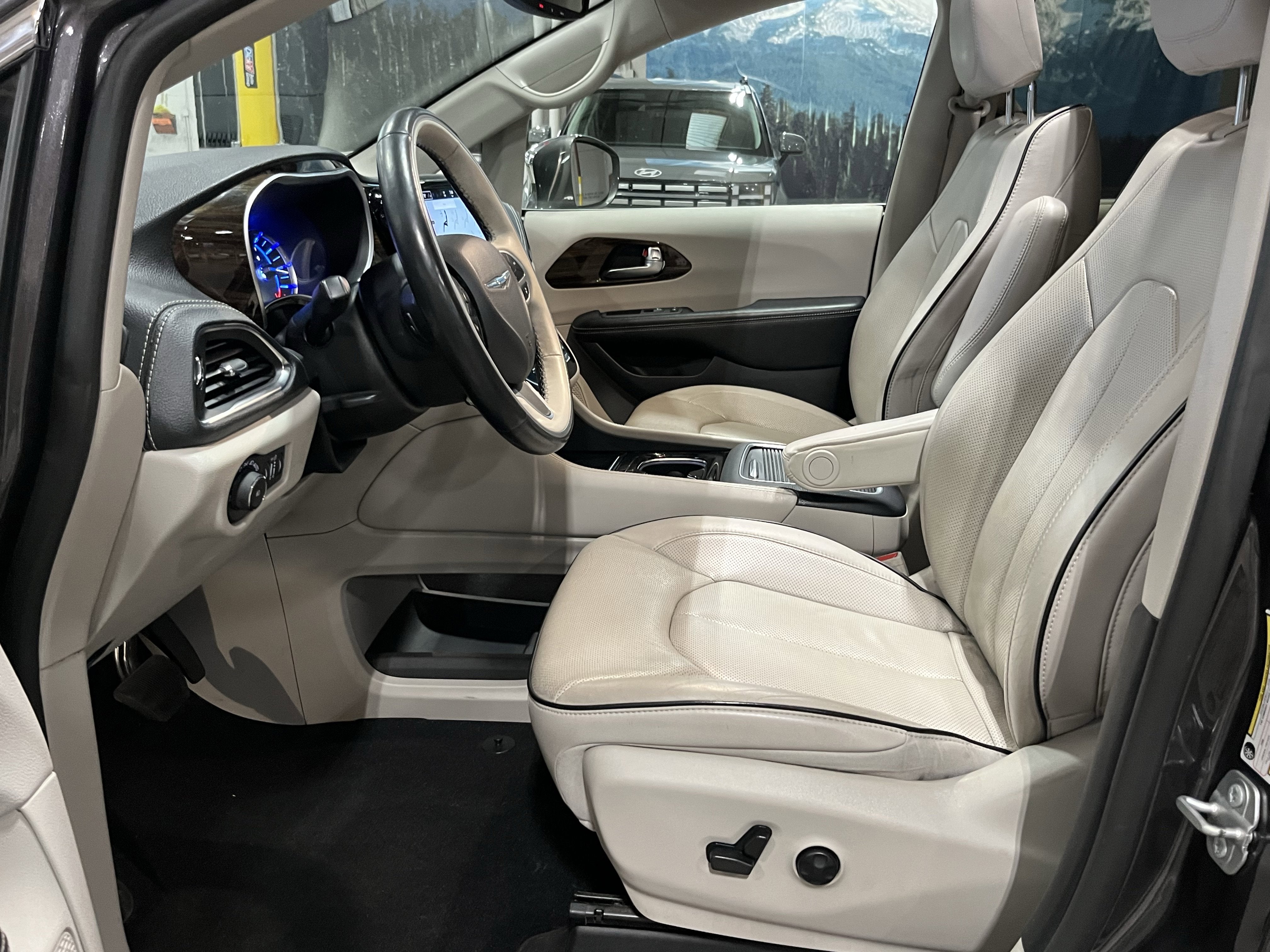 2021 Chrysler Pacifica Hybrid Limited