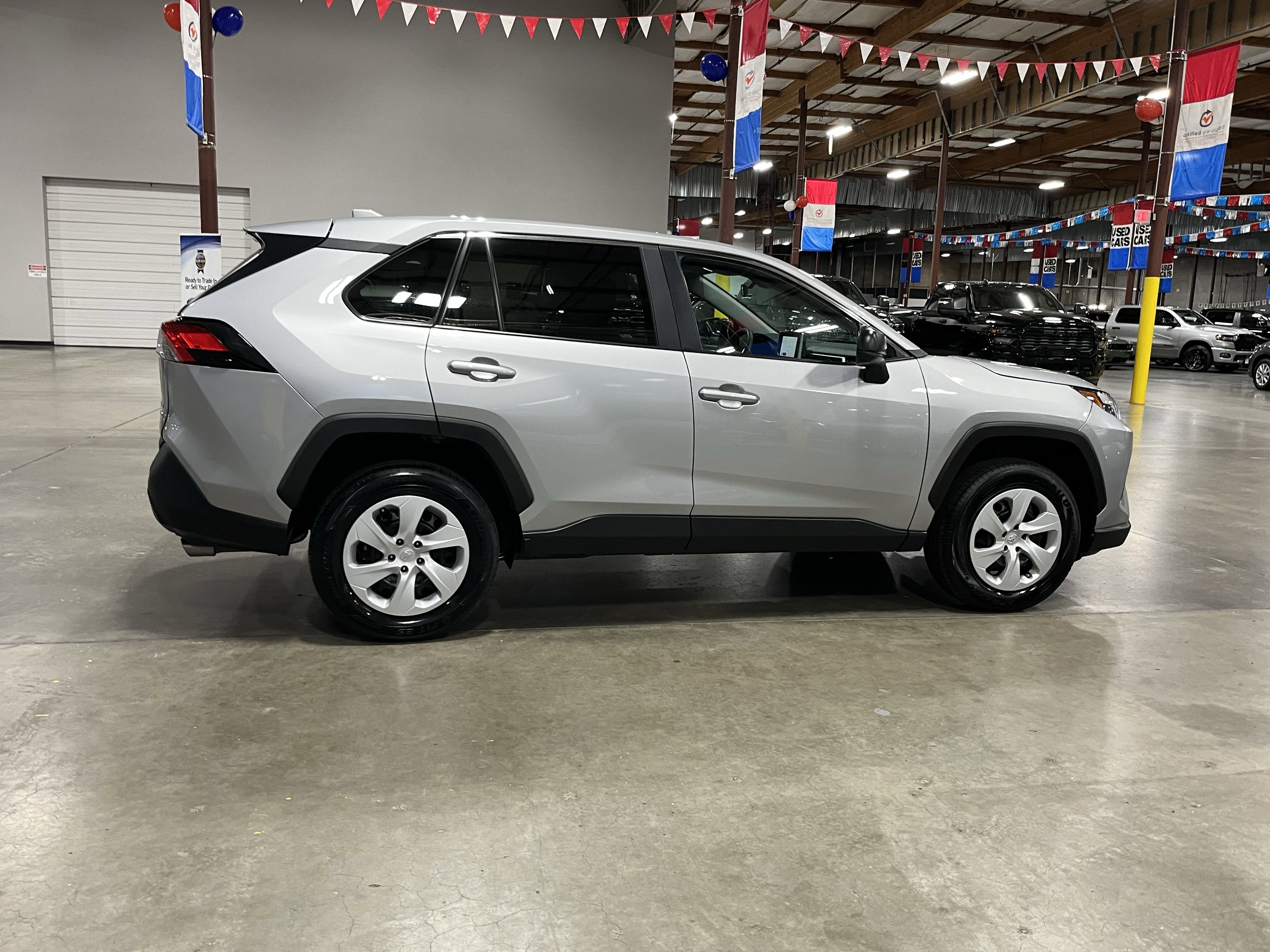 2024 Toyota RAV4 LE