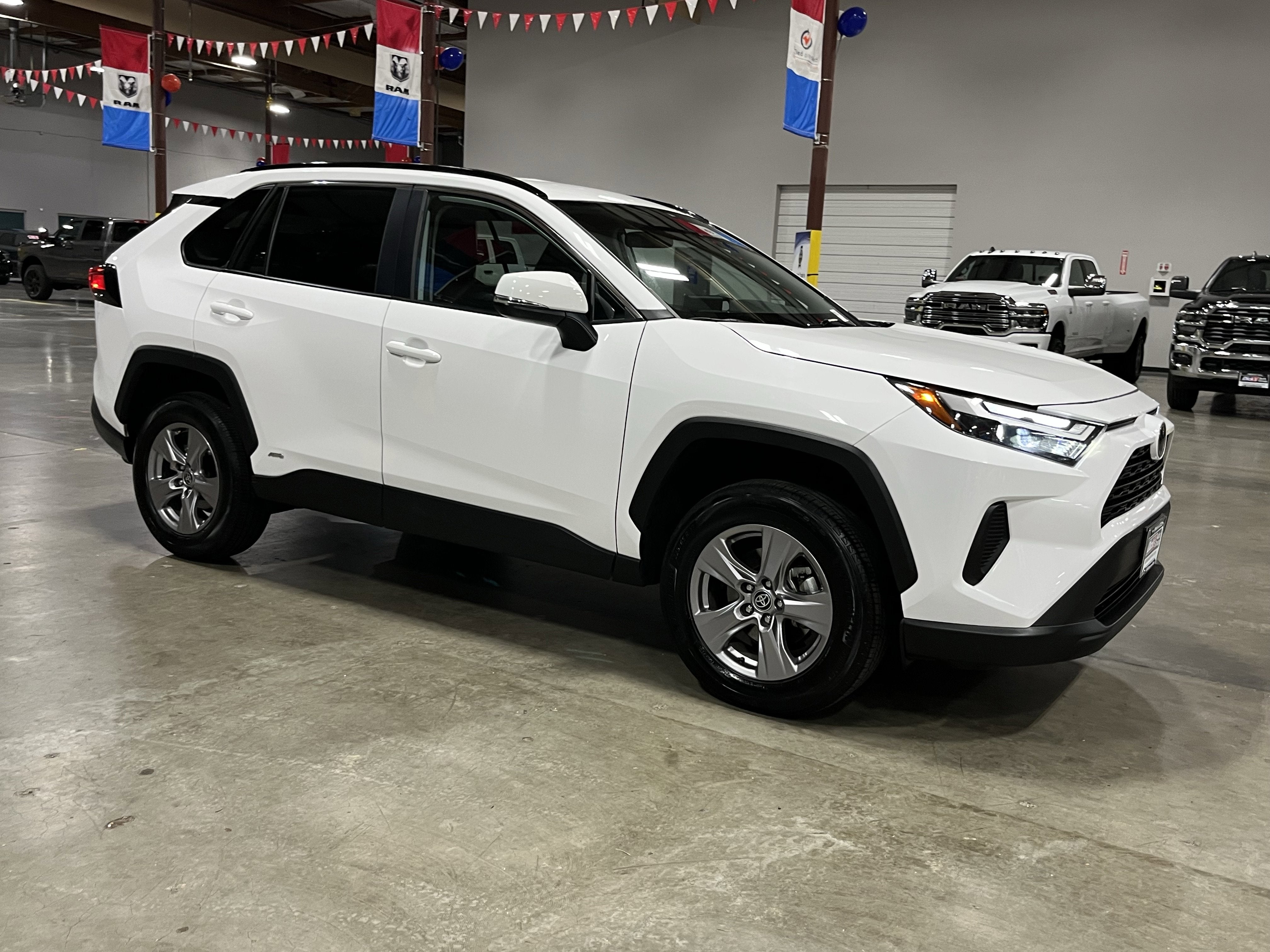 2025 Toyota RAV4 Hybrid XLE