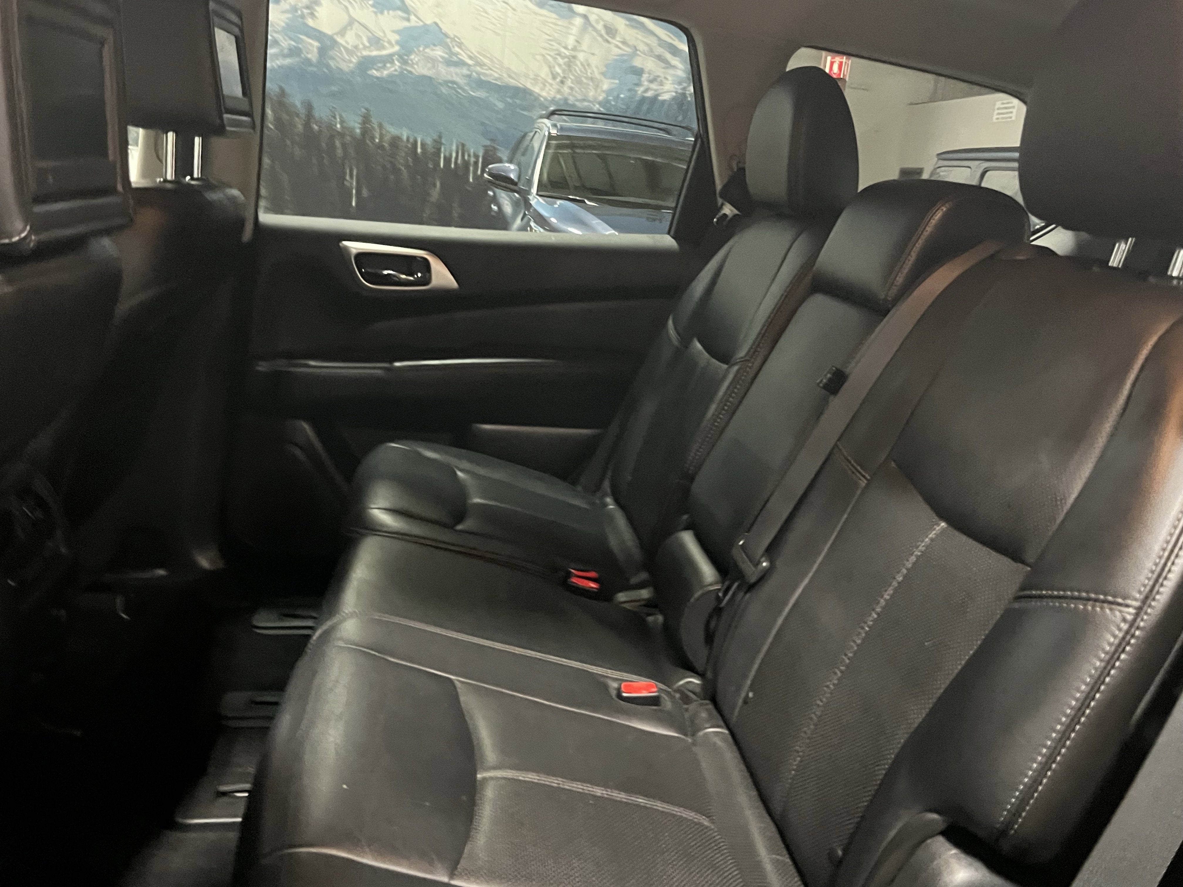 2013 Nissan Pathfinder Platinum