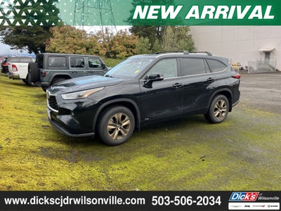 2023 Toyota Highlander Hybrid Bronze Edition