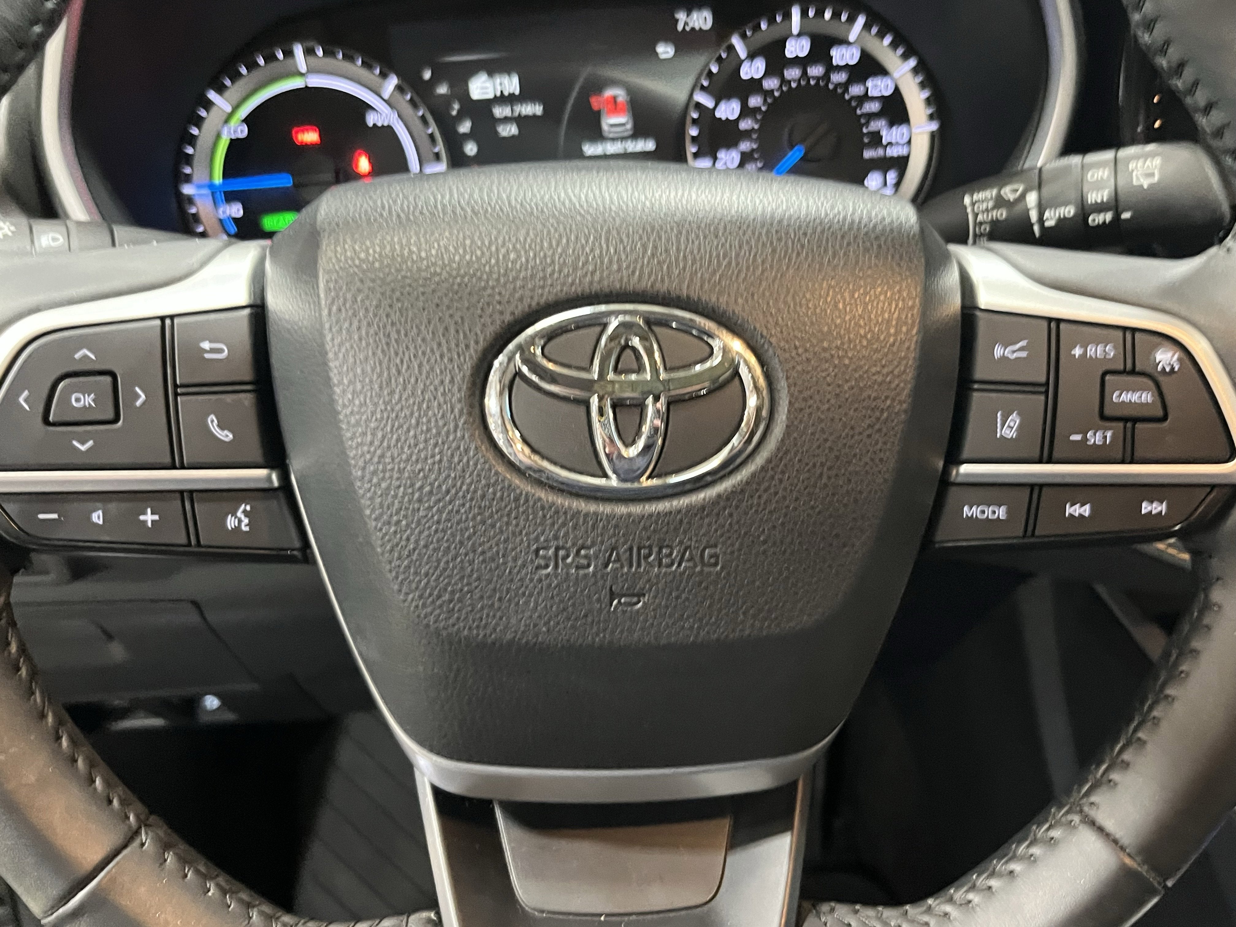 2023 Toyota Highlander Hybrid Bronze Edition