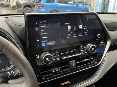 2023 Toyota Highlander Hybrid Bronze Edition
