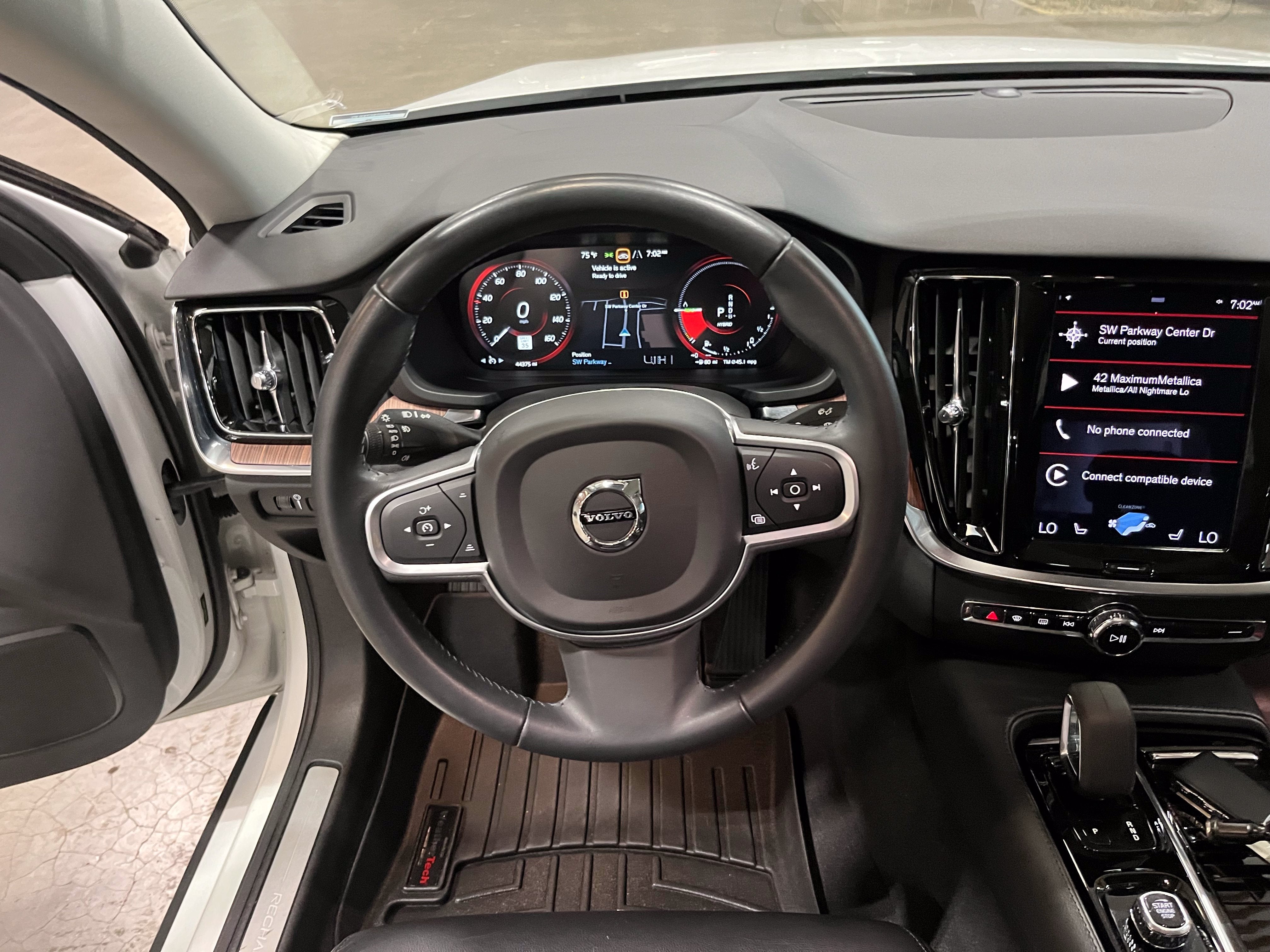 2022 Volvo S60 Recharge Plug-In Hybrid T8 R-Design Expression