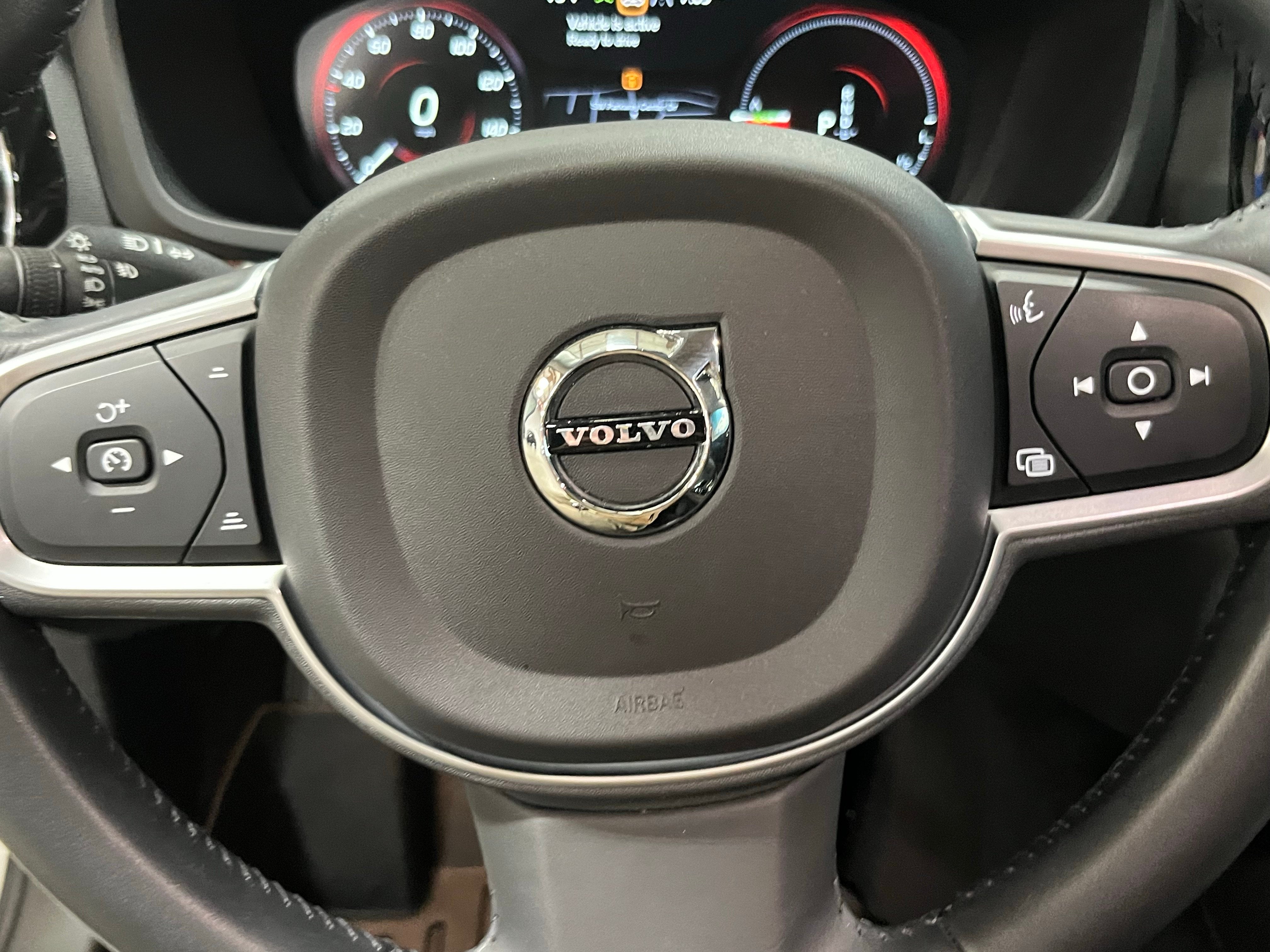 2022 Volvo S60 Recharge Plug-In Hybrid T8 R-Design Expression