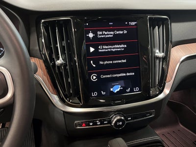 2022 Volvo S60 Recharge Plug-In Hybrid T8 R-Design Expression