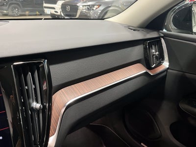 2022 Volvo S60 Recharge Plug-In Hybrid T8 R-Design Expression