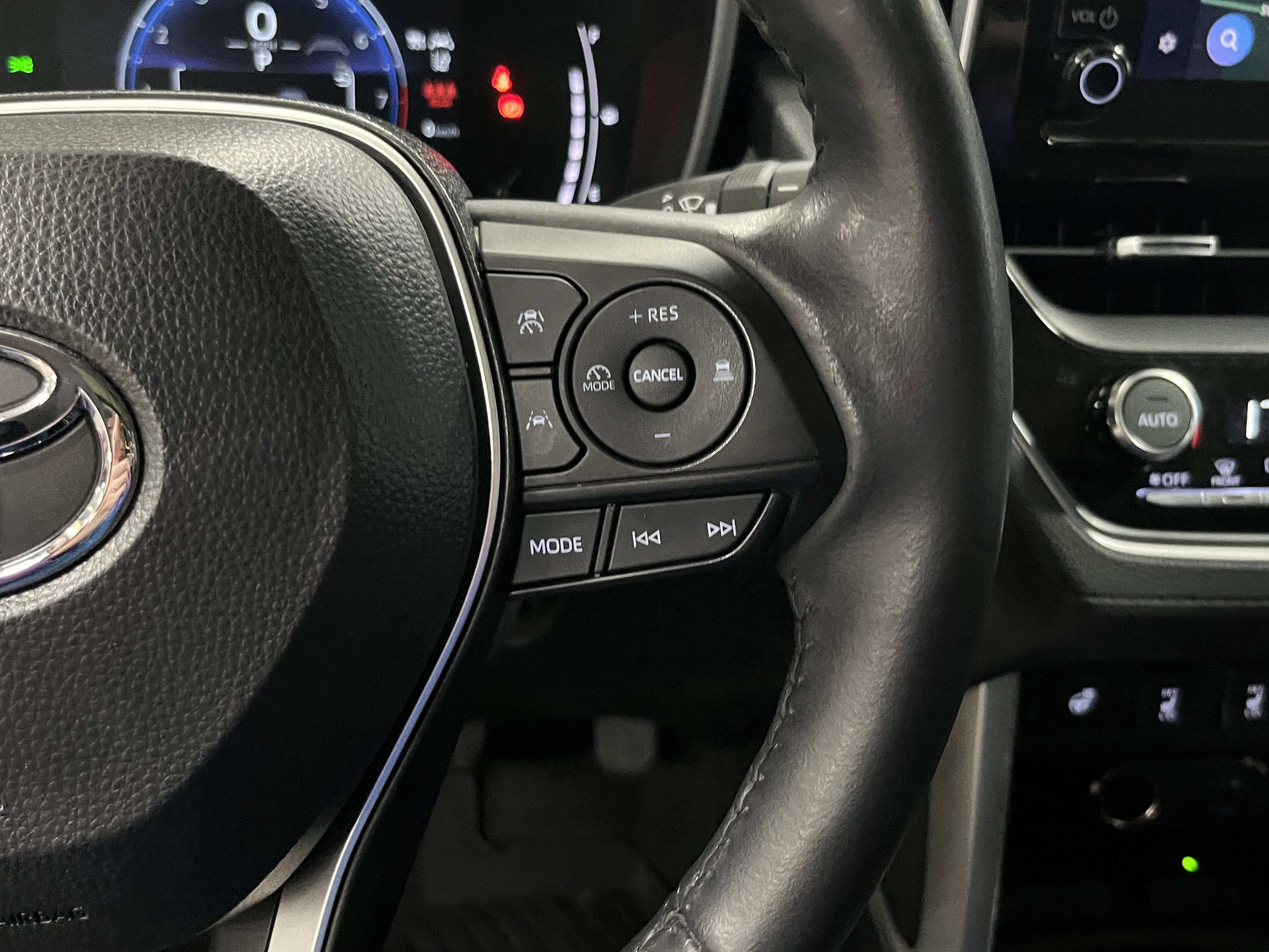 2024 Toyota Corolla Cross XLE