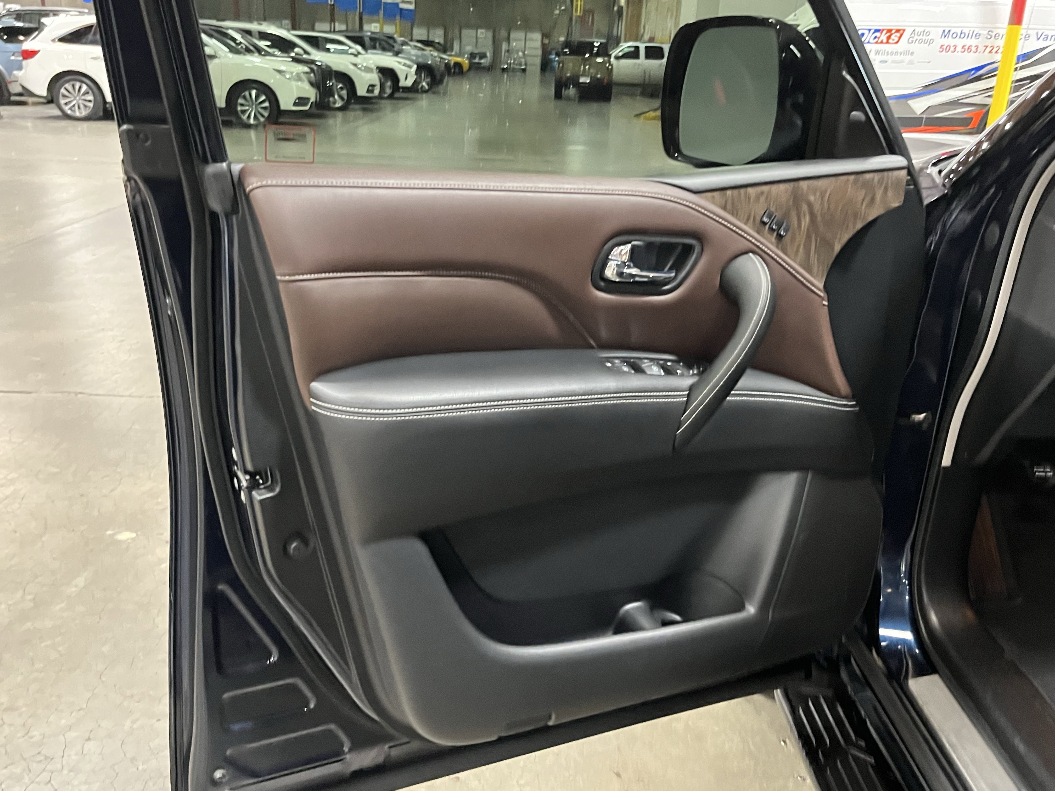 2022 INFINITI QX80 Premium Select