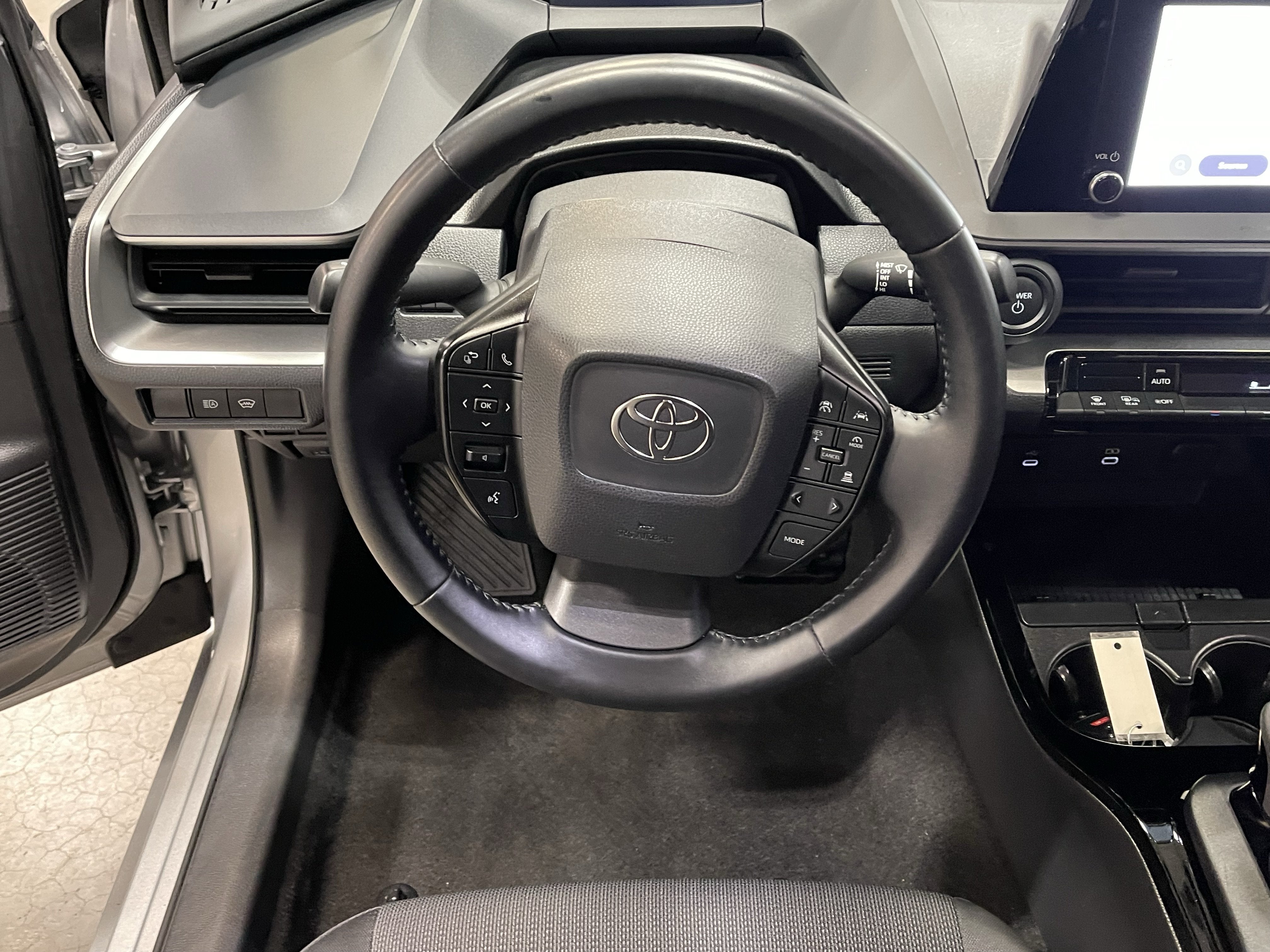 2025 Toyota Prius LE