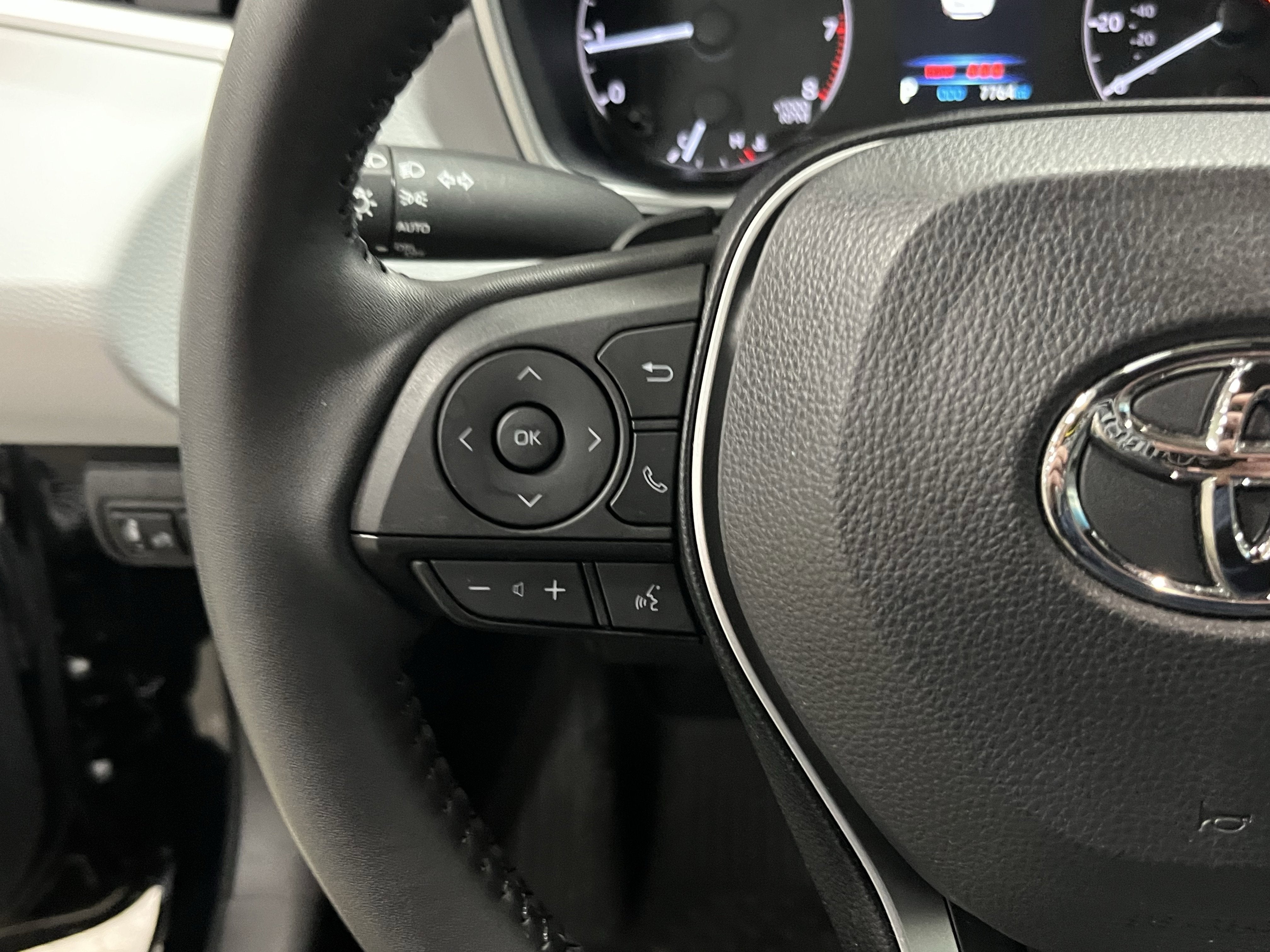 2024 Toyota Corolla Hatchback SE