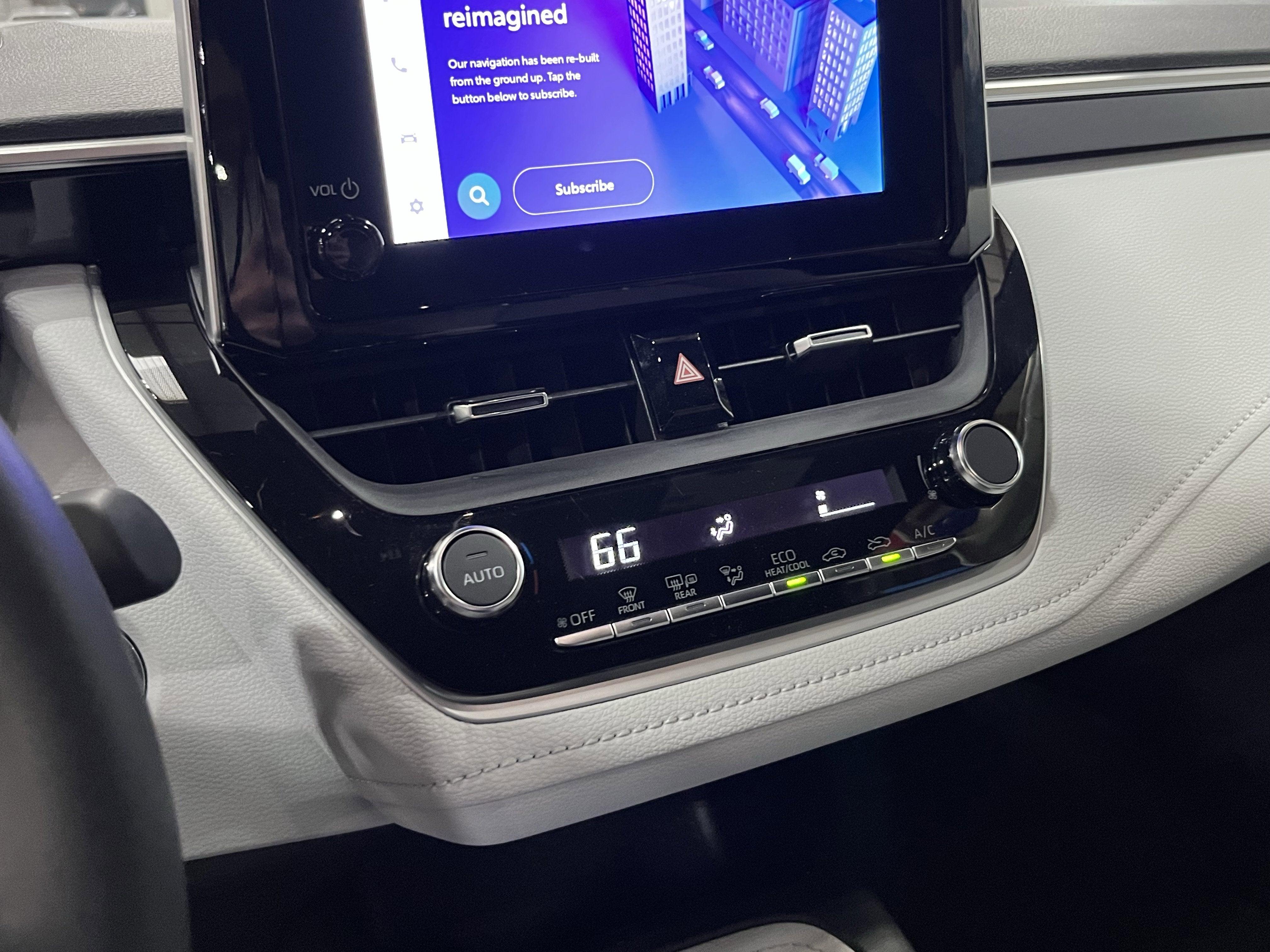 2024 Toyota Corolla Hatchback SE