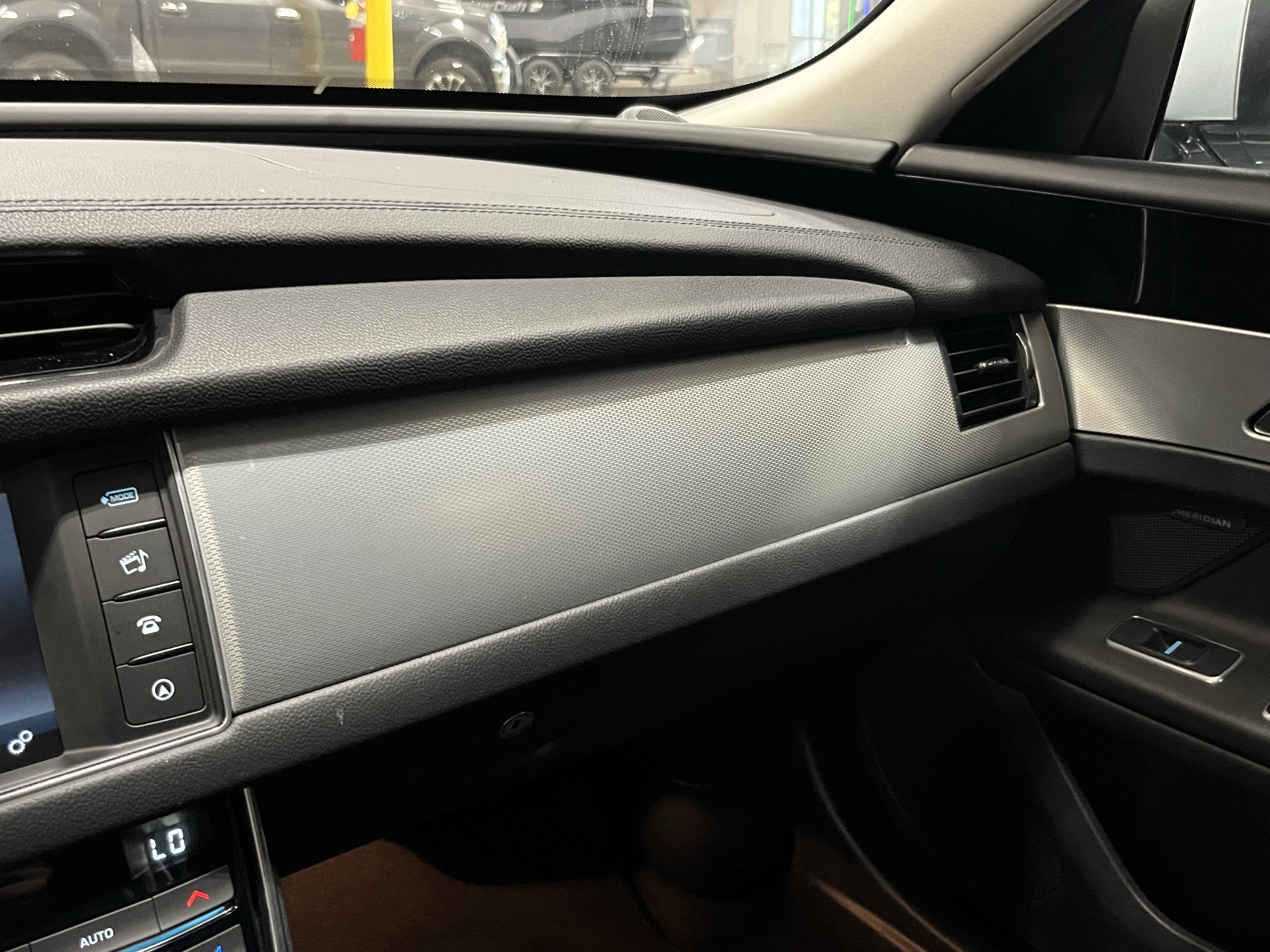 2016 Jaguar XF 35t Premium