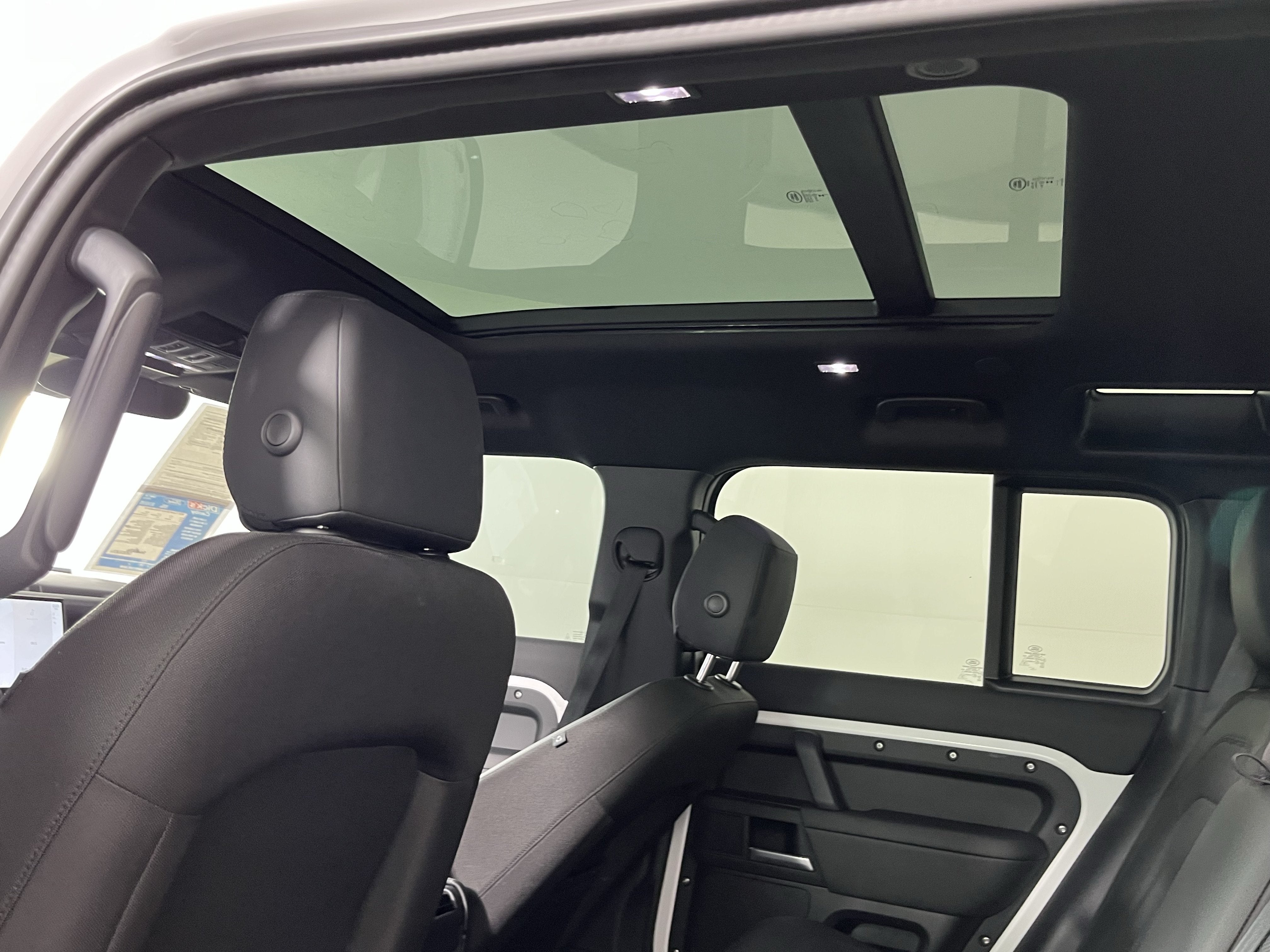 2025 Land Rover Defender 110 S