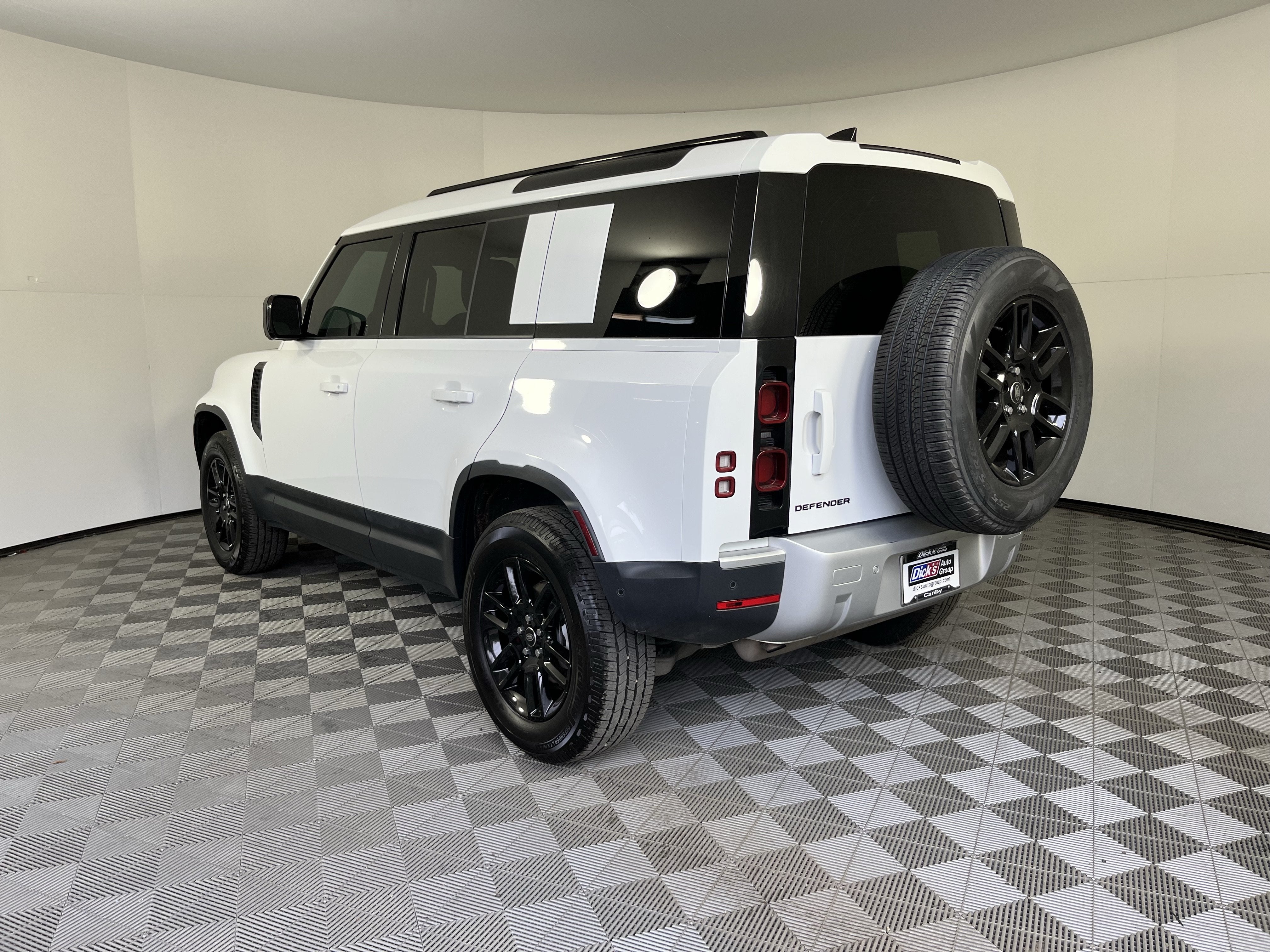 2025 Land Rover Defender 110 S