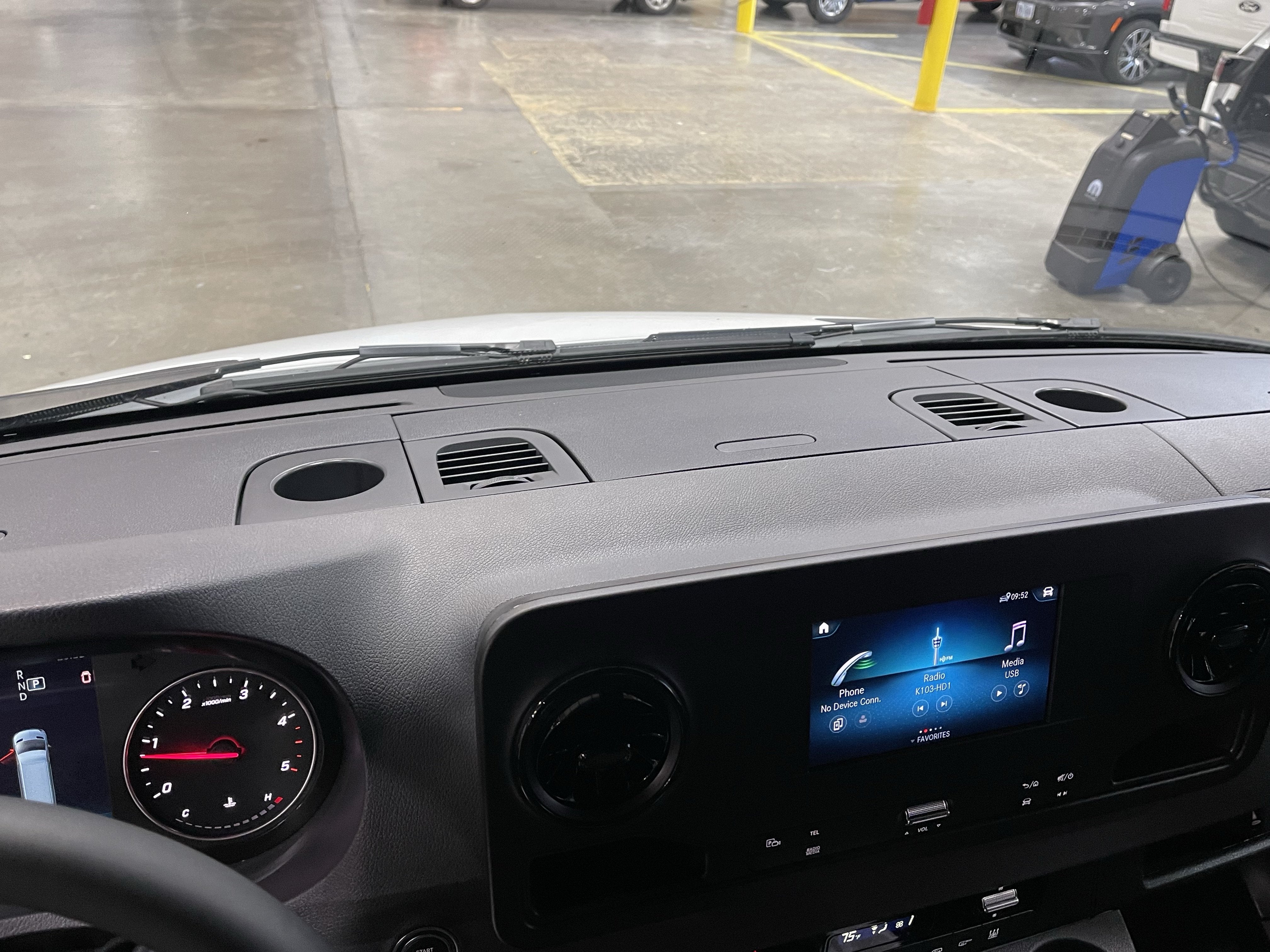 2024 Mercedes-Benz Sprinter 2500 Passenger 170 WB