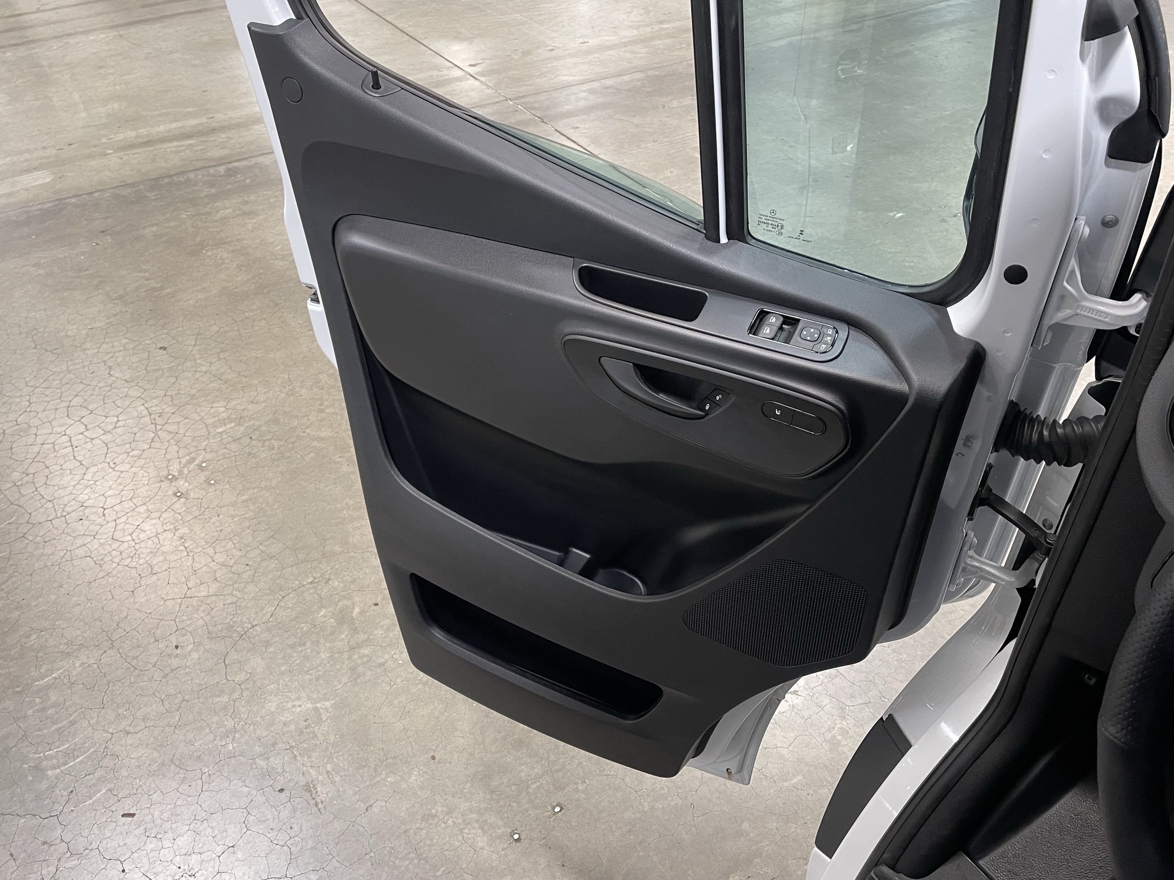 2024 Mercedes-Benz Sprinter 2500 Passenger 170 WB