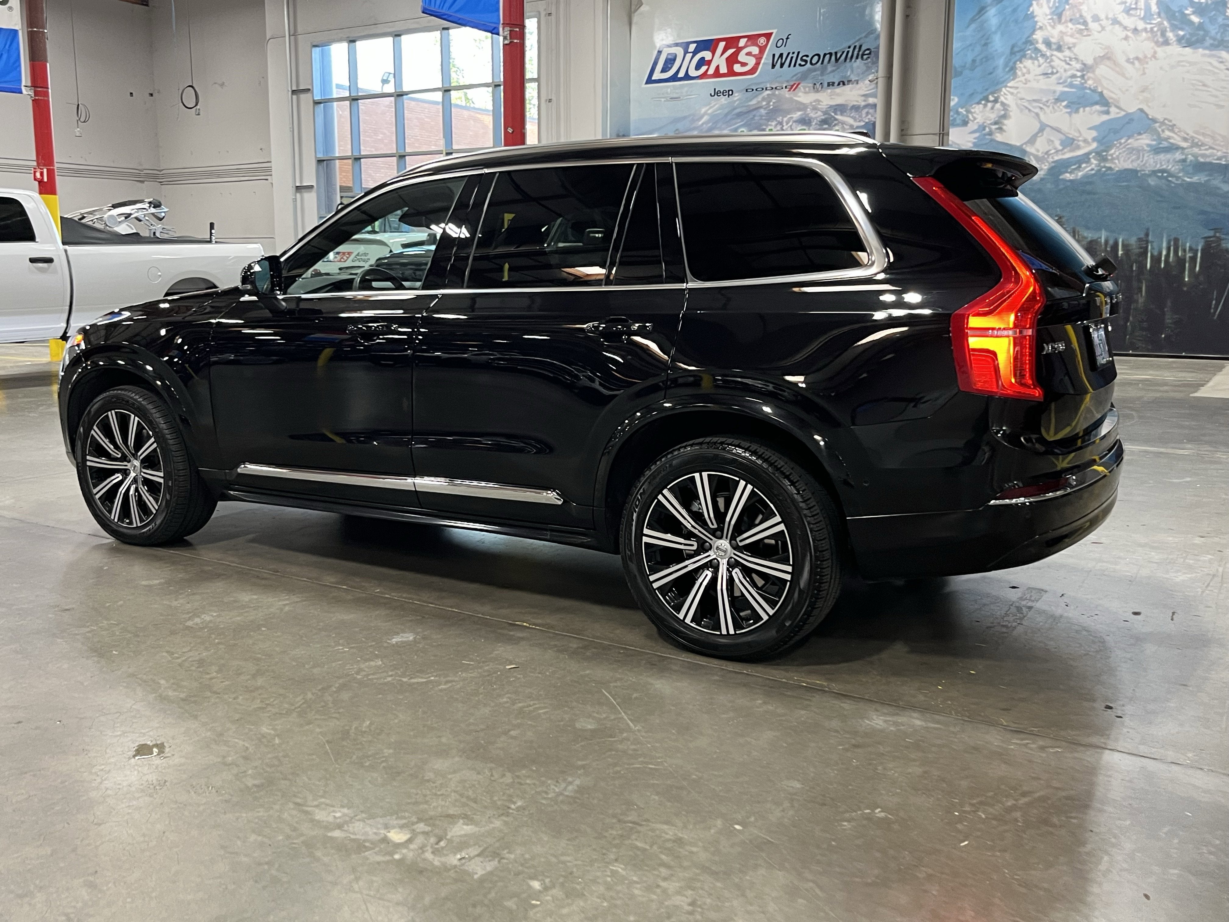 2024 Volvo XC90 B6 Plus Bright Theme