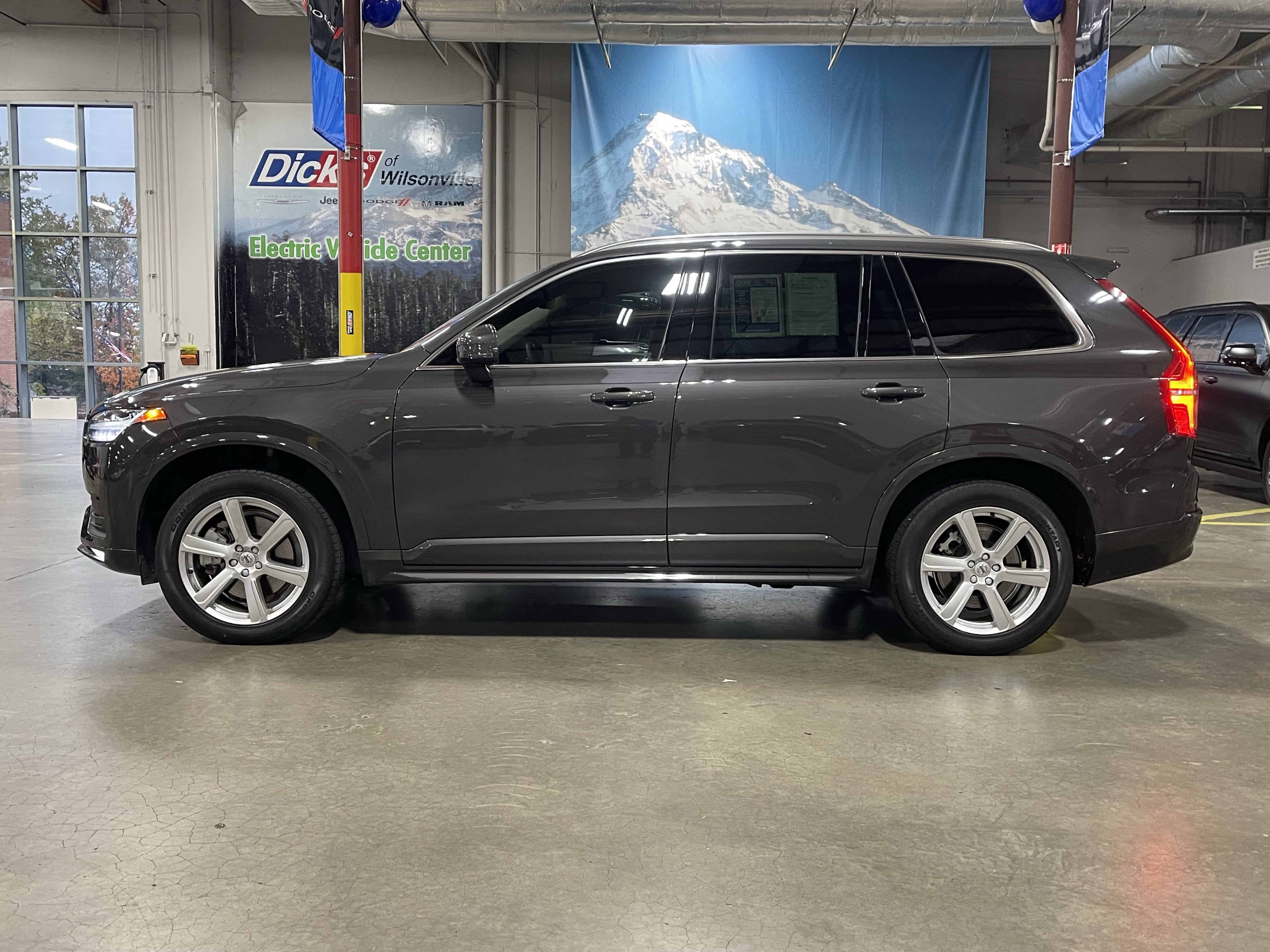 2023 Volvo XC90 B5 Core